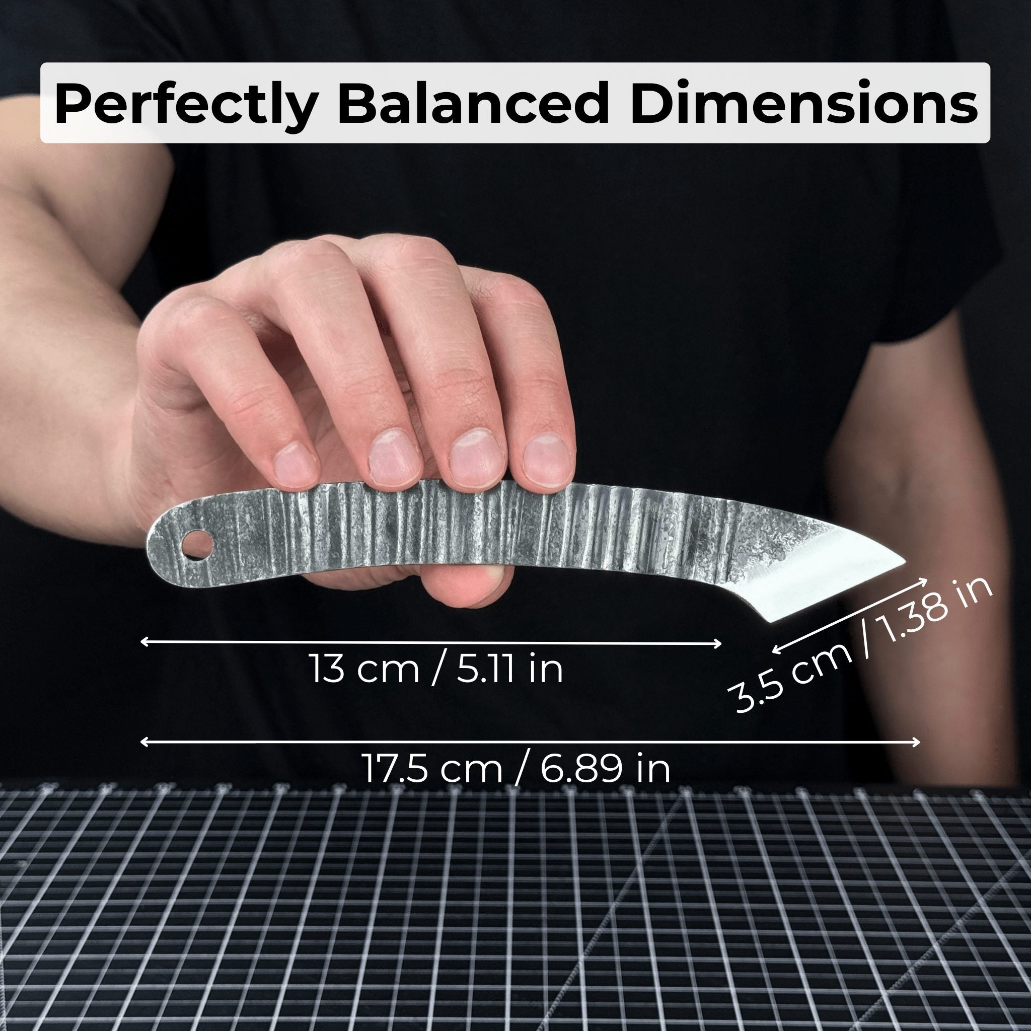 Hand-forged Kiridashi marking knife with 3.5 cm carbon steel blade and leather sheath