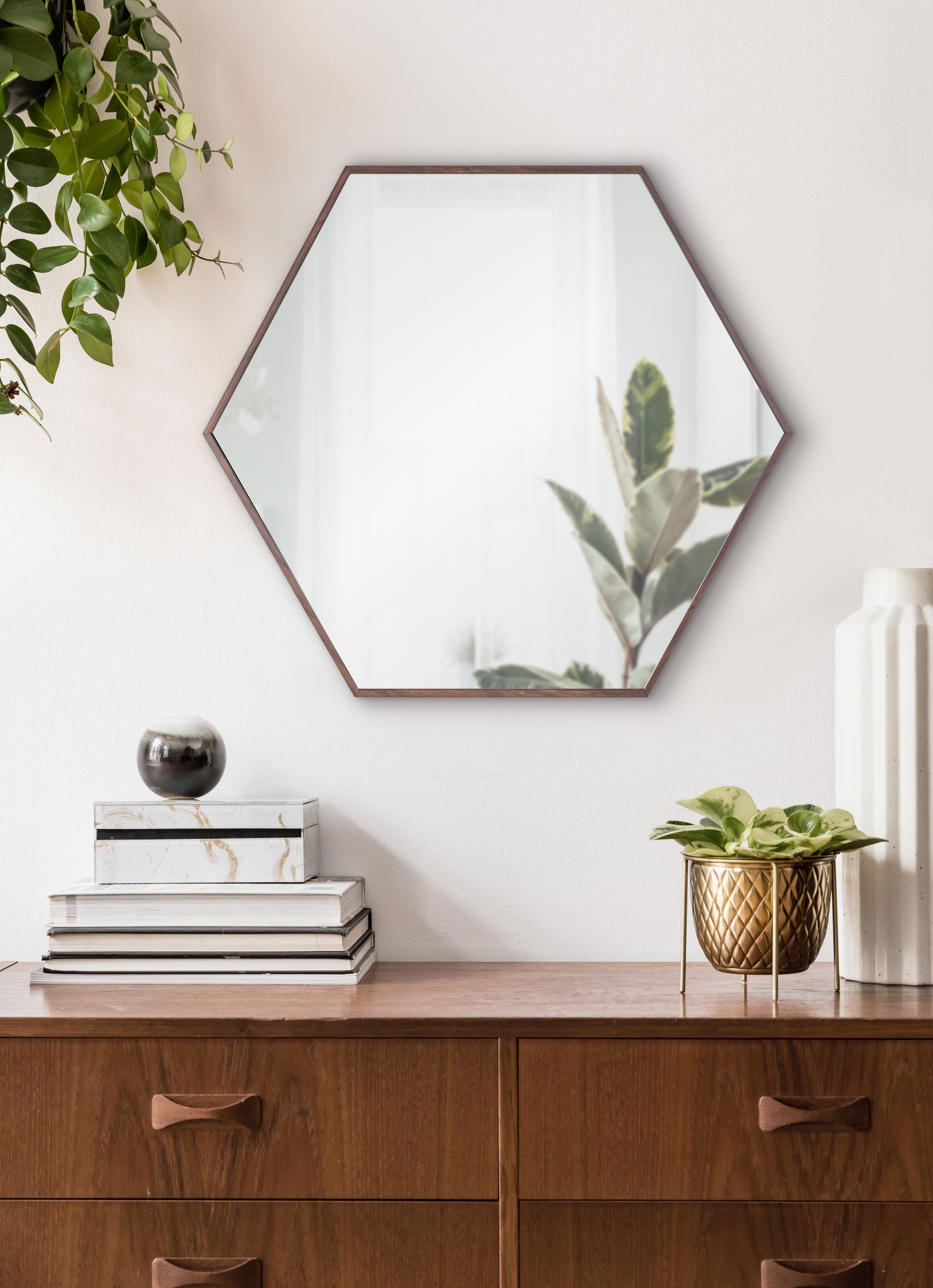 Rhodes Framed Hexagon Wall Mirror by kateandlaurel - product image 13 for Resin Society