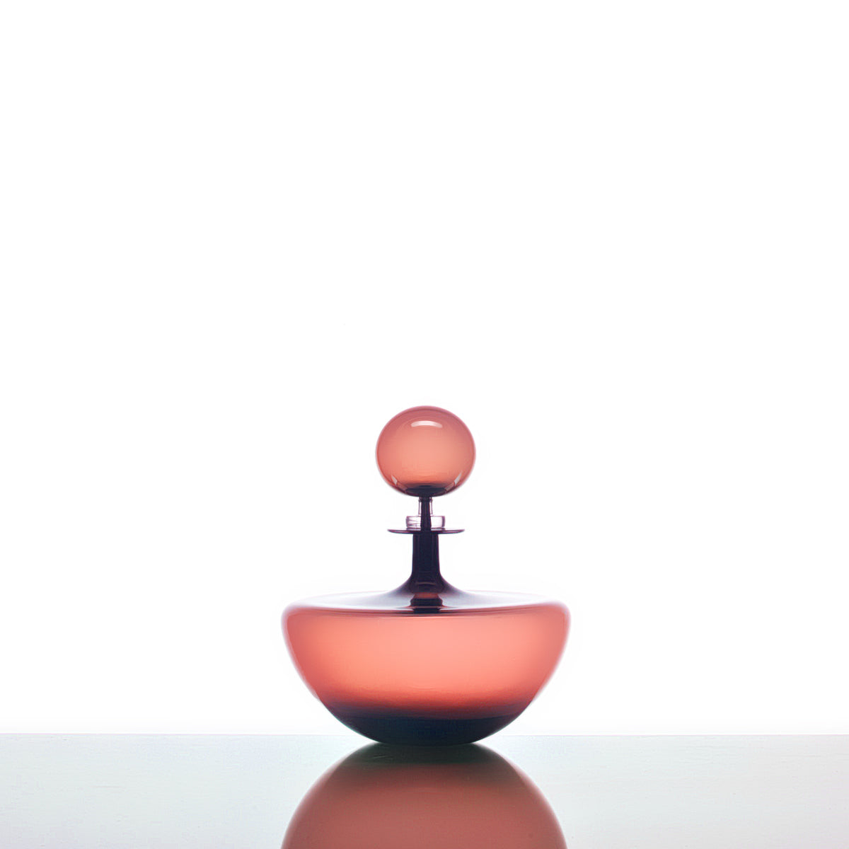 Petite Low Arc Decanter by Joe Cariati - product image 12 for Resin Society