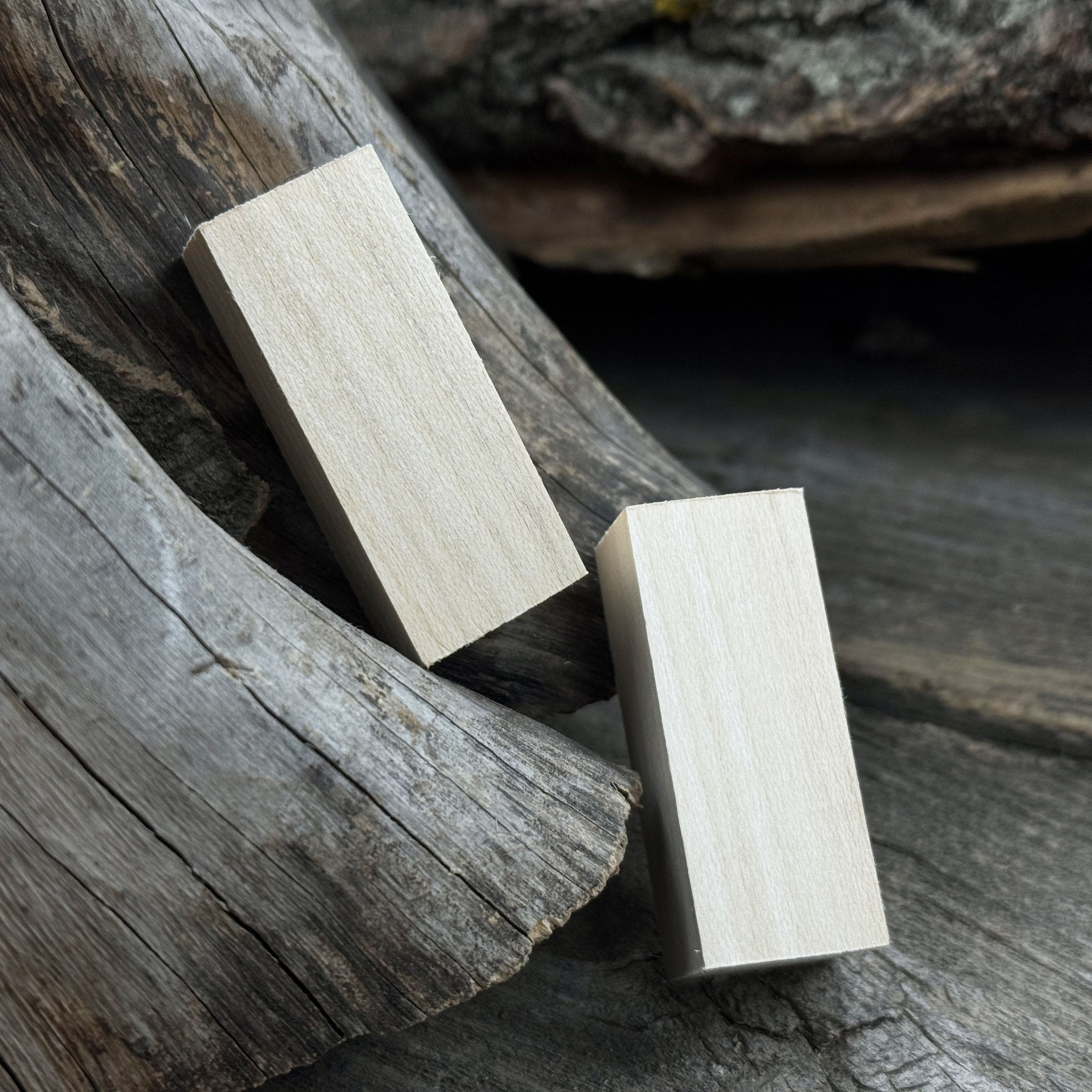 Set of 6 smooth linden wood carving blanks sized 5 by 2 by 2 centimeters