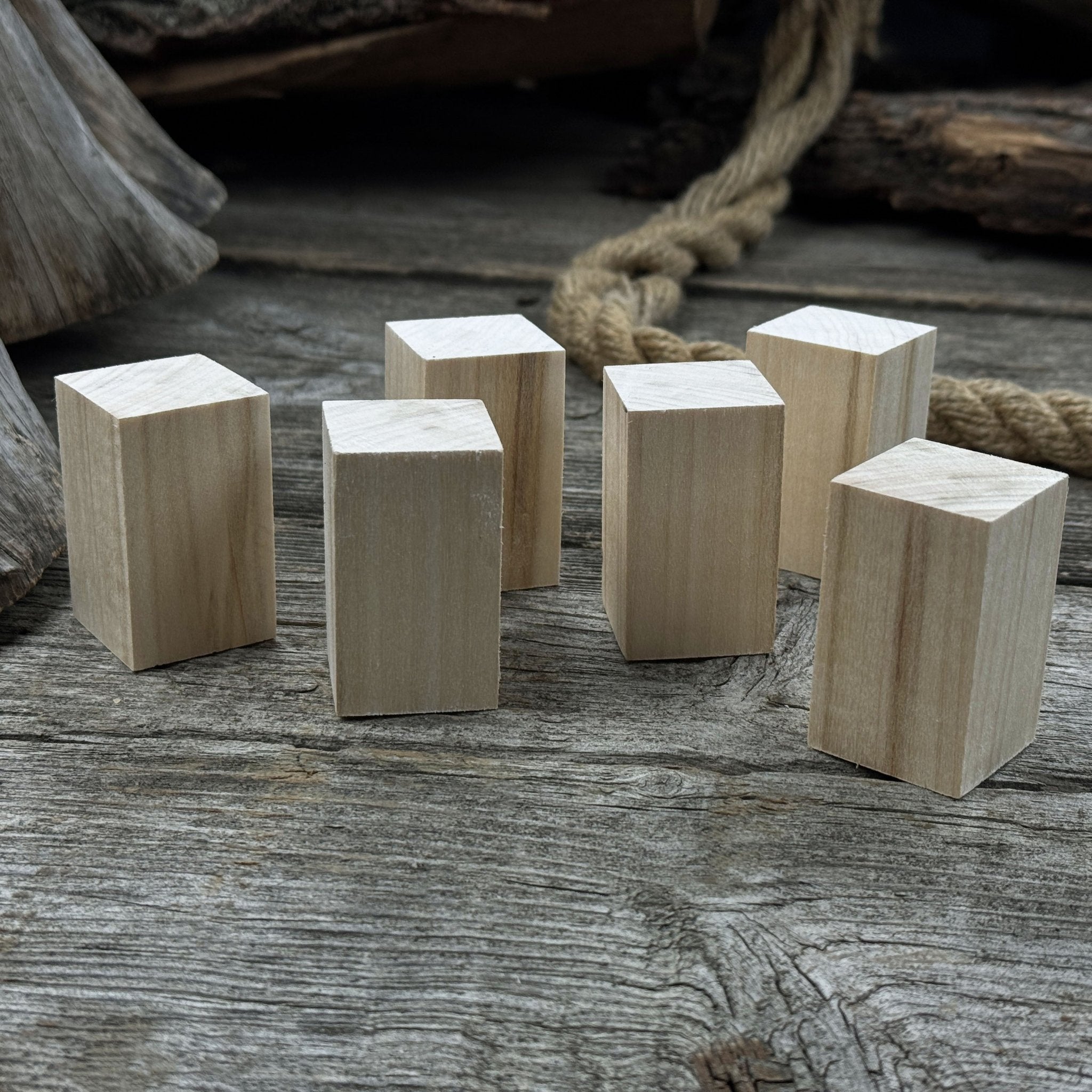 Set of 6 smooth linden wood carving blanks, 5 by 3 by 3 cm, ready for carving and crafting