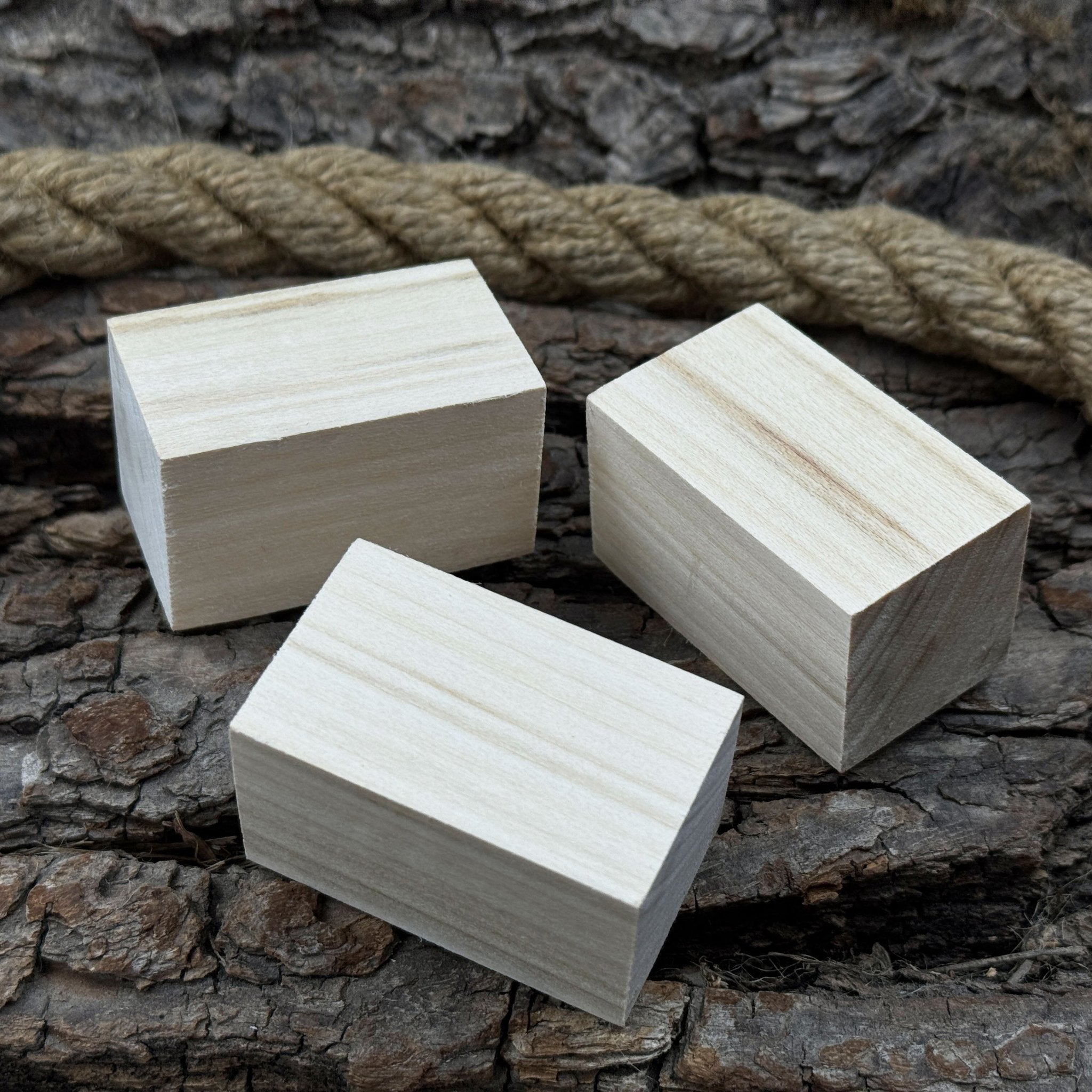 Set of 6 smooth linden wood carving blanks, 5 by 3 by 3 cm, ready for carving and crafting