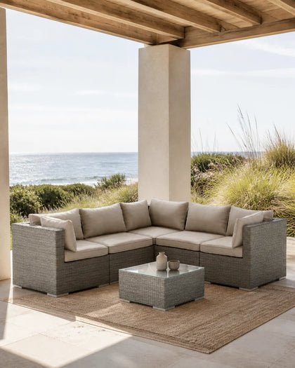 Sofas & Sectionals