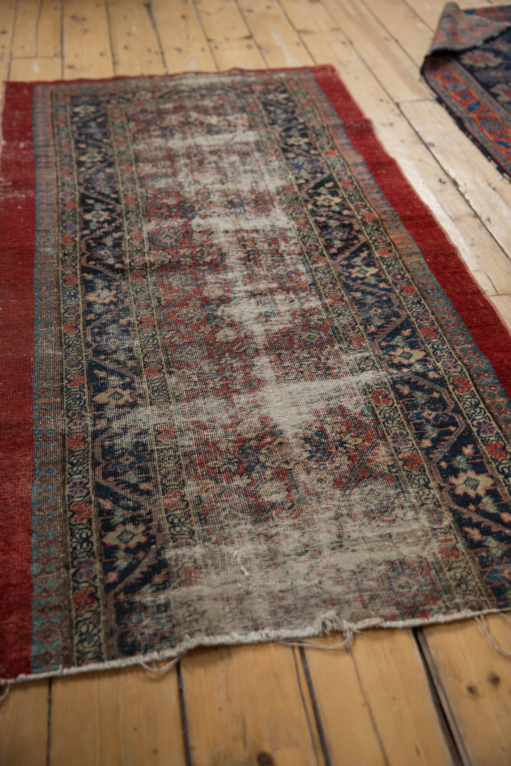 2.5x5.5 Antique Fine Fragment Serab Rug Runner