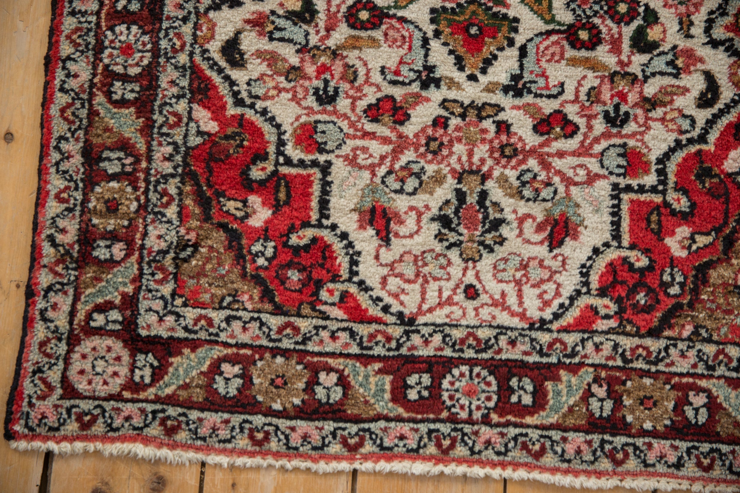 2.5x4 Vintage Dargezine Rug