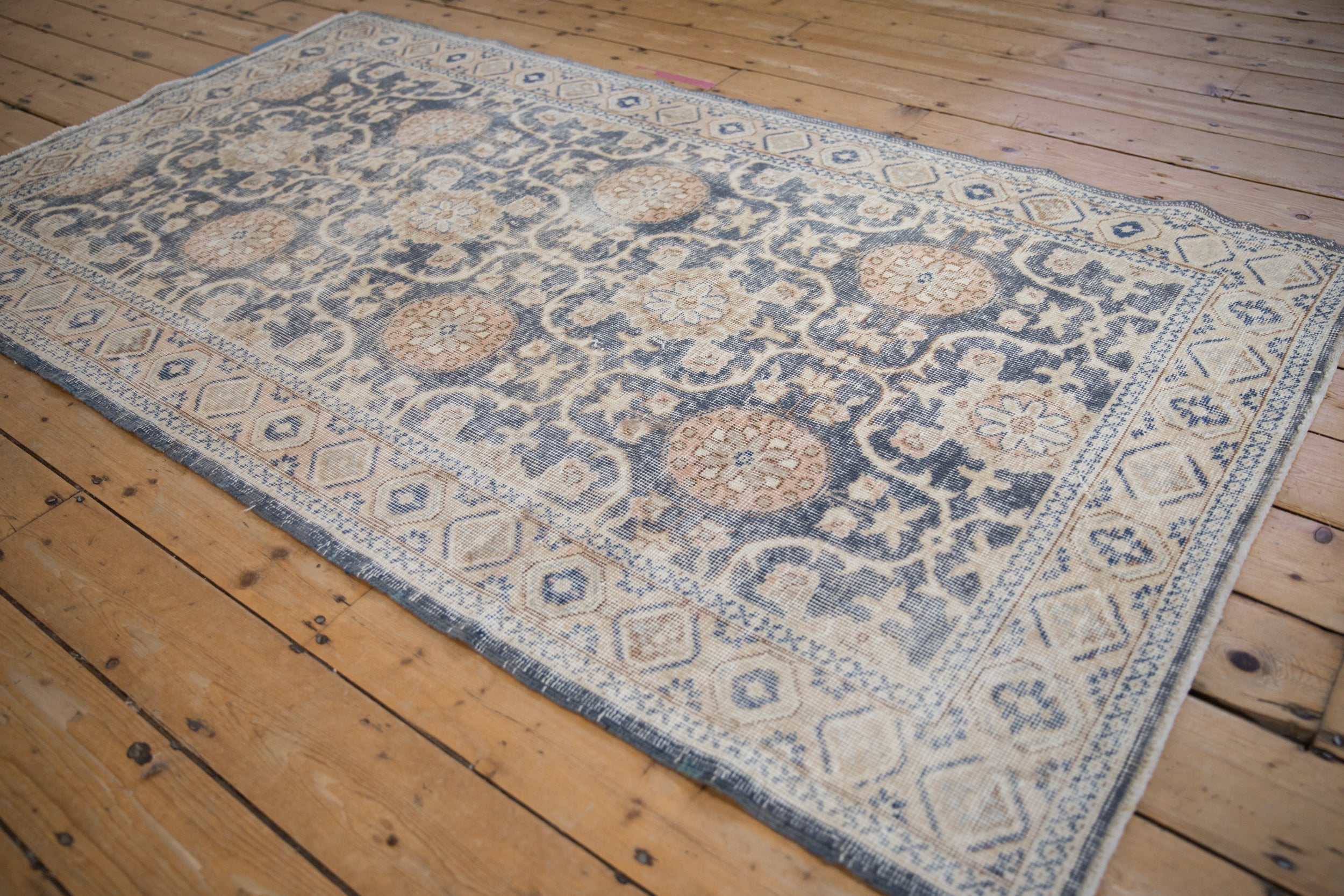 4x7 Vintage Distressed Sparta Rug