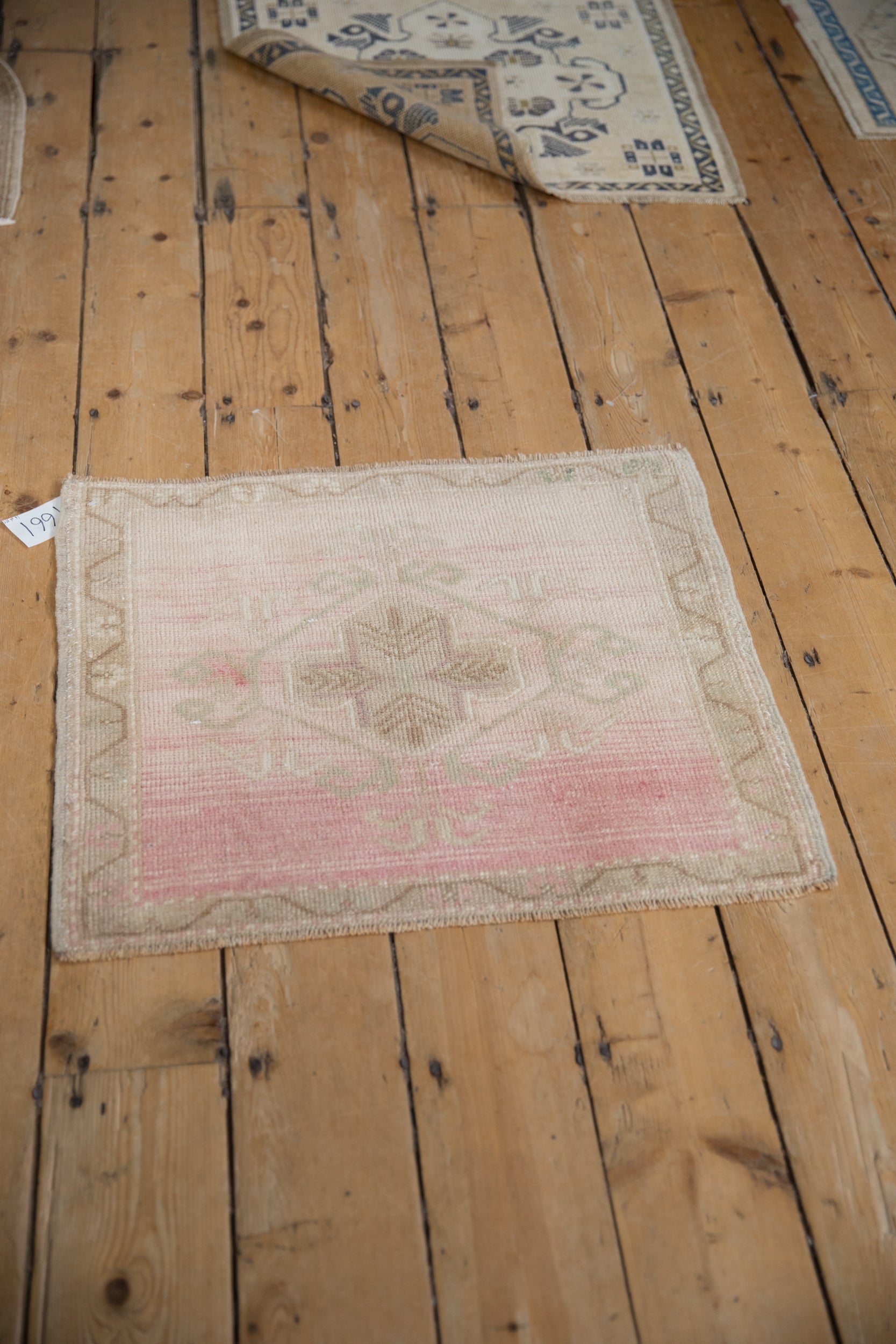 2x2.5 Vintage Distressed Oushak Square Rug Mat