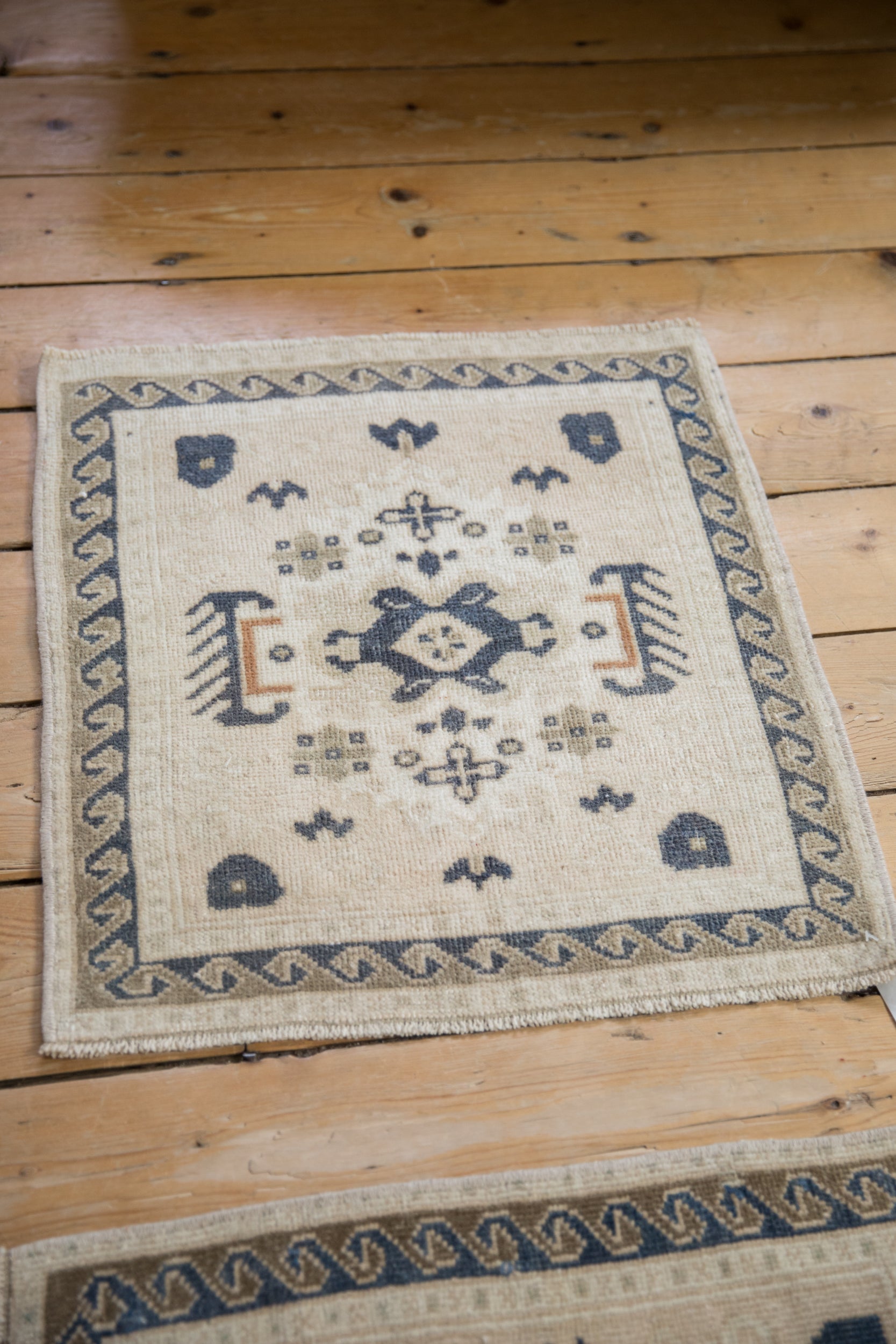 2x2 Vintage Distressed Oushak Square Rug Mat