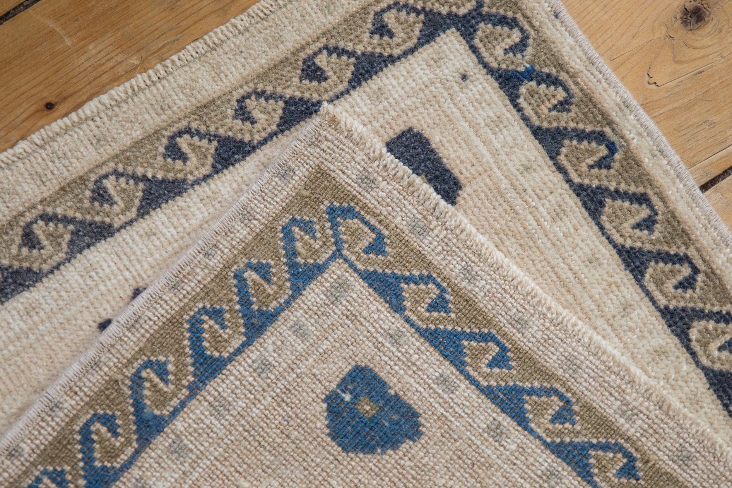 2x2 Vintage Distressed Oushak Square Rug Mat