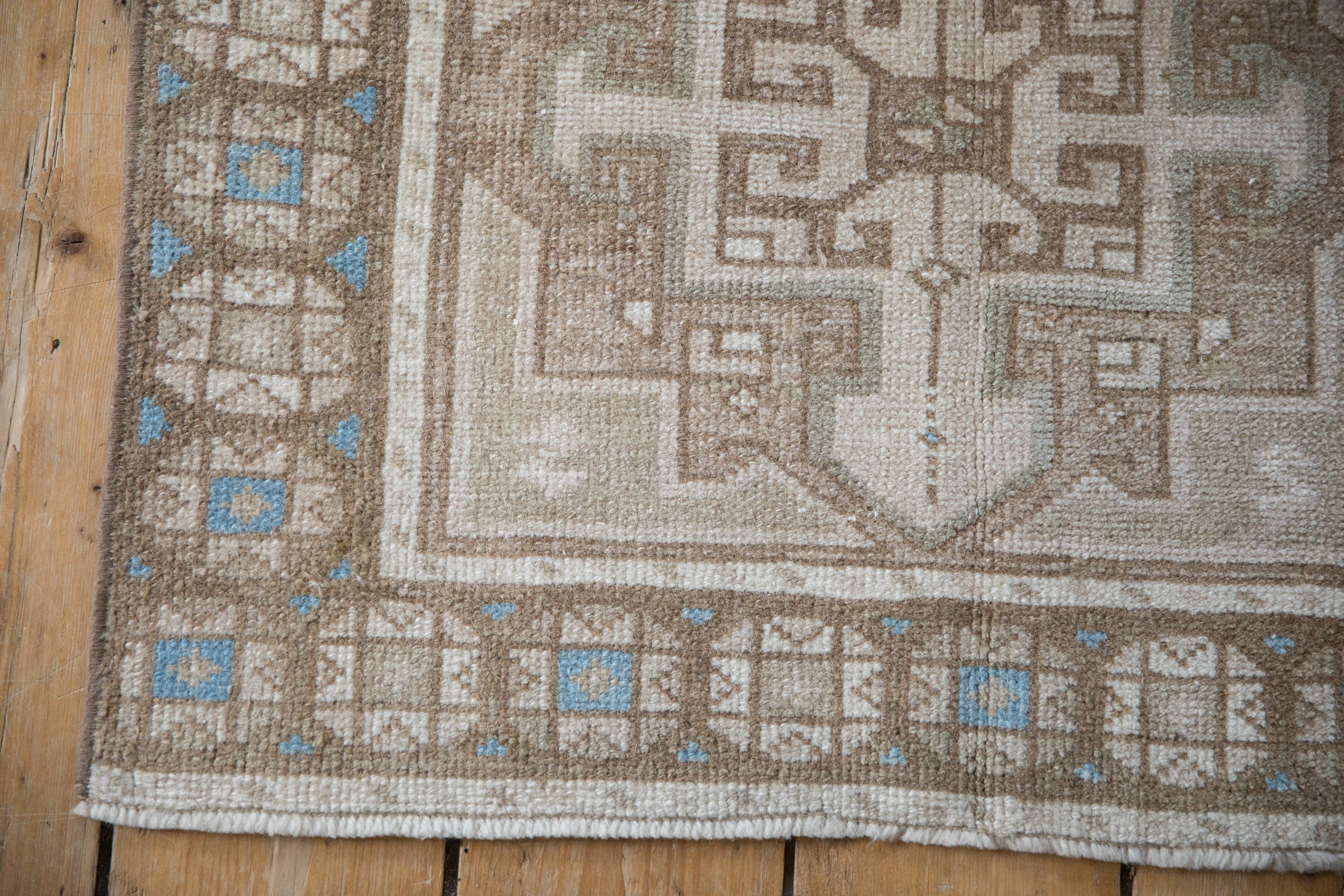 2x2.5 Vintage Distressed Oushak Square Rug Mat