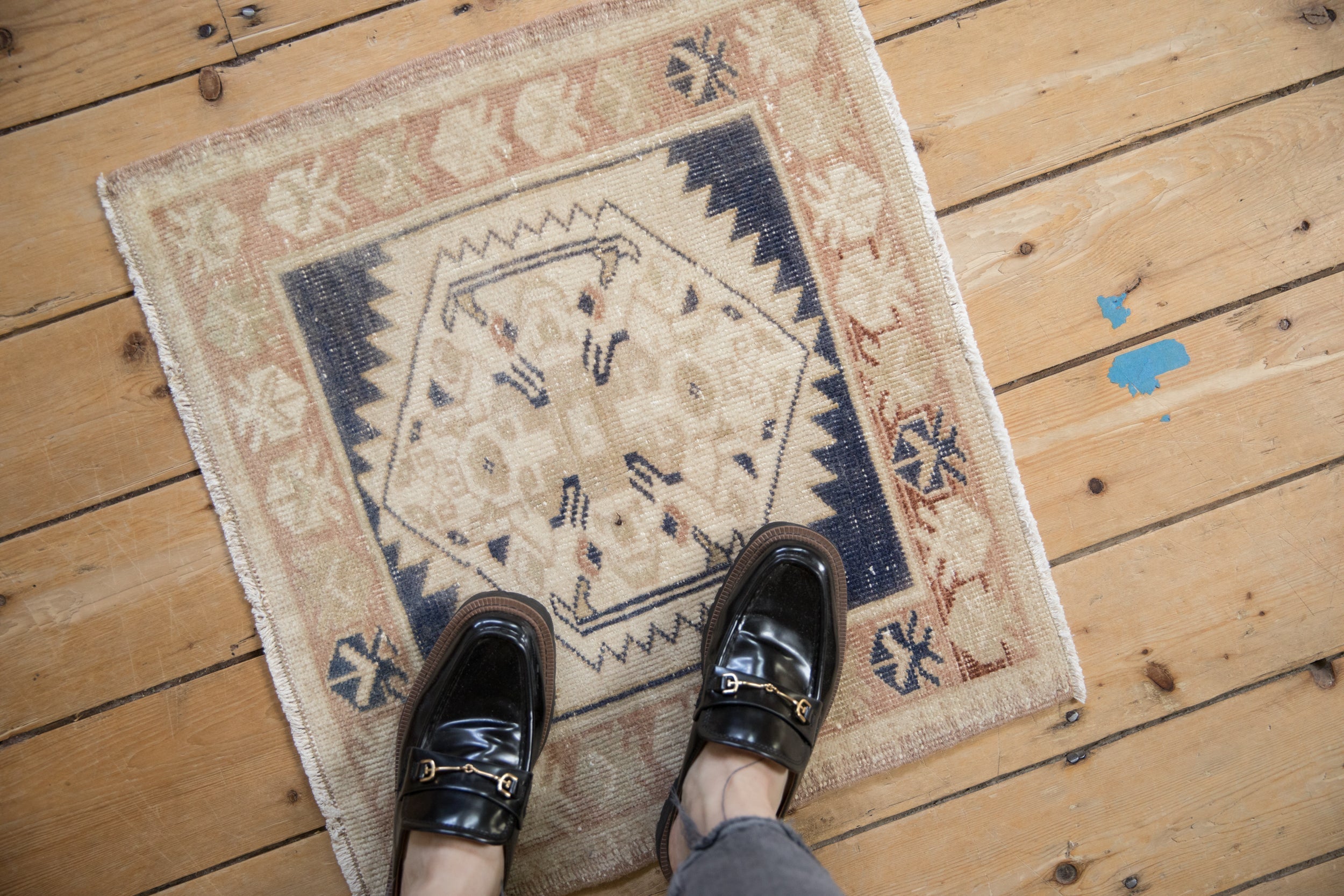 2x2 Vintage Distressed Oushak Square Rug Mat