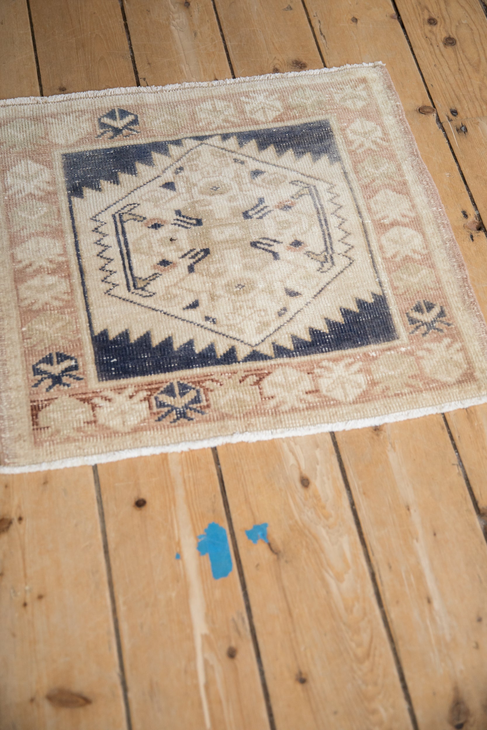 2x2 Vintage Distressed Oushak Square Rug Mat