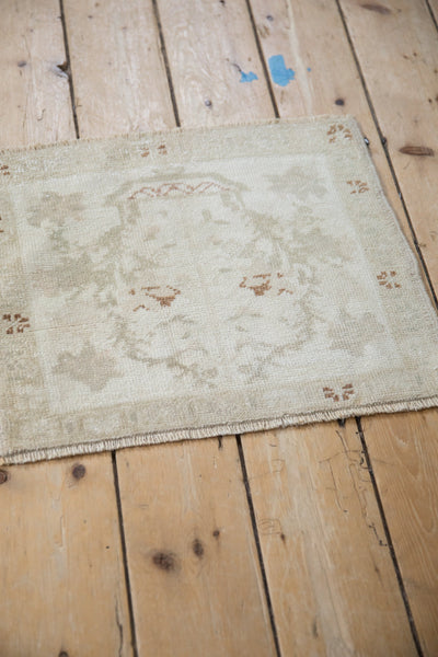 1.5x2 Vintage Distressed Oushak Square Rug Mat