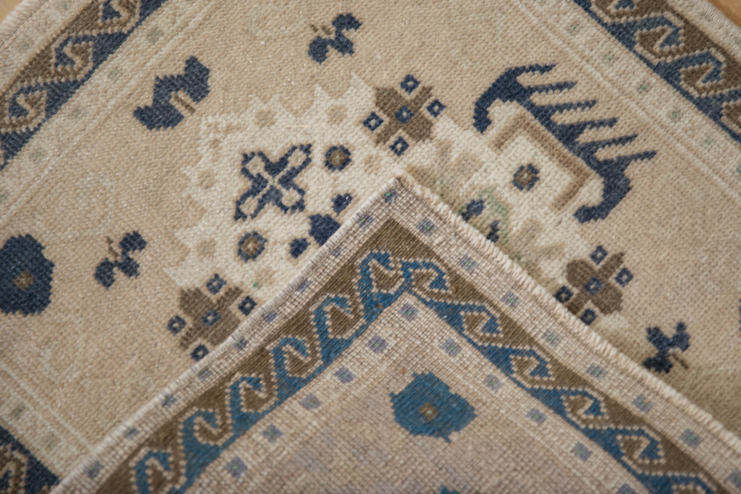 2x2 Vintage Distressed Oushak Square Rug Mat