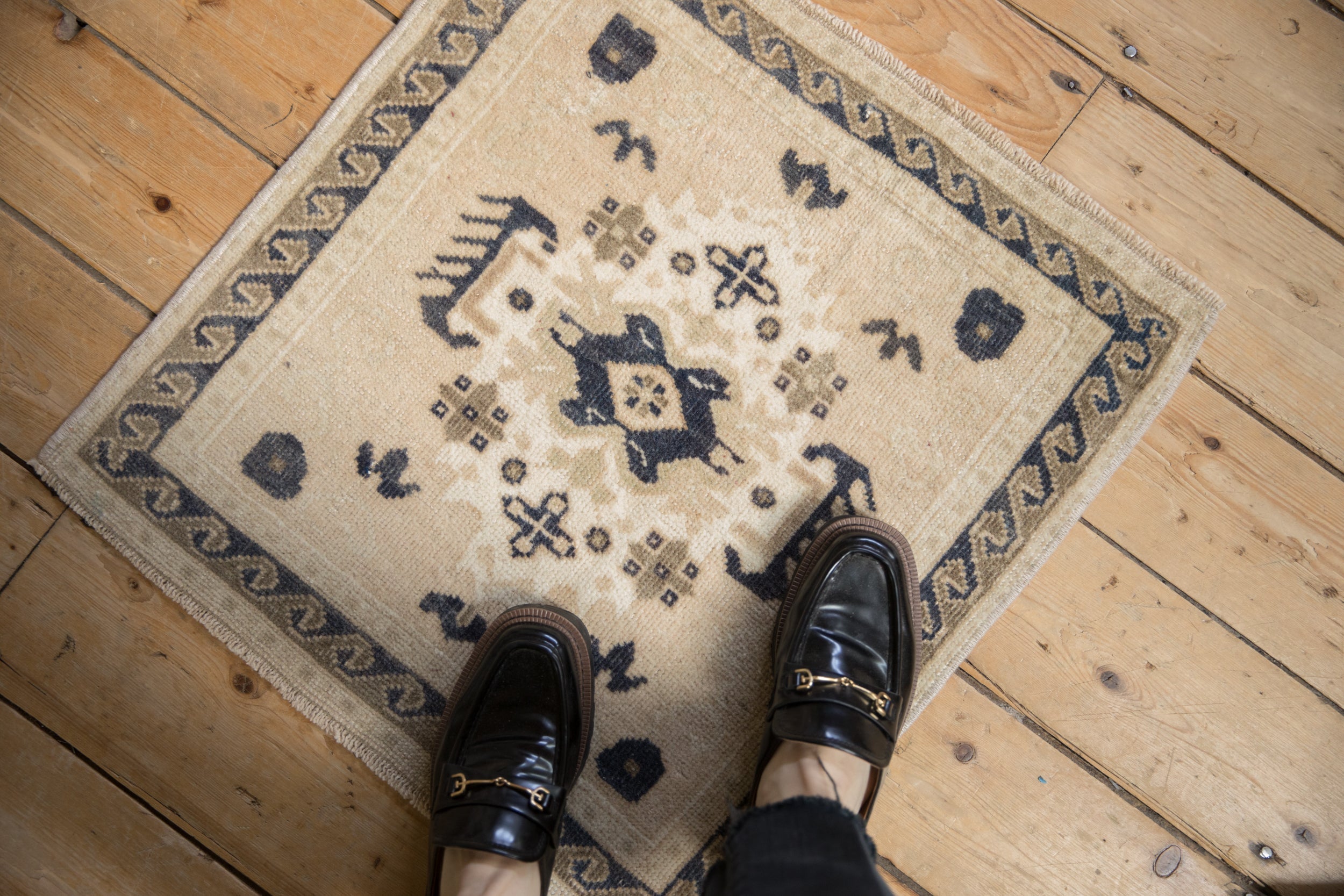2x2 Vintage Distressed Oushak Square Rug Mat