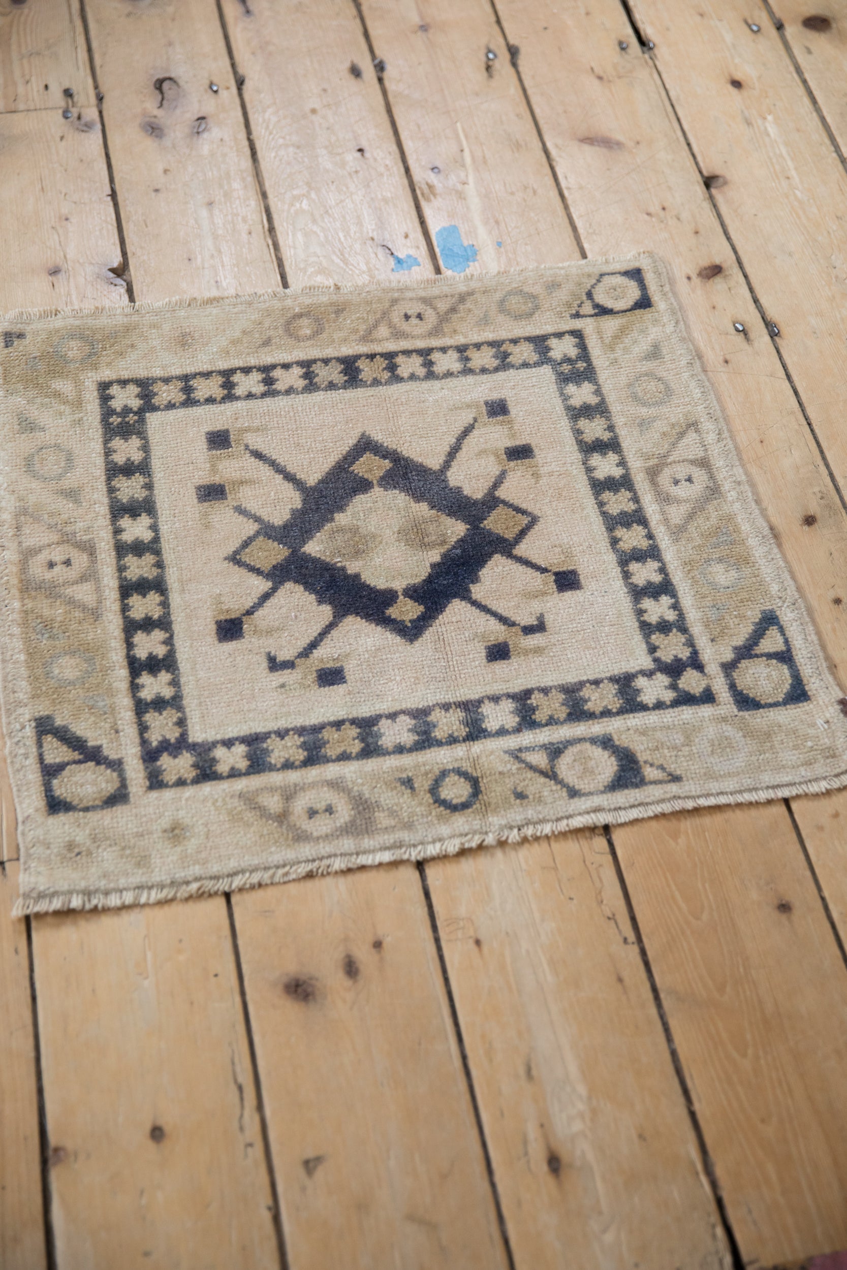 2x2 Vintage Distressed Oushak Square Rug Mat