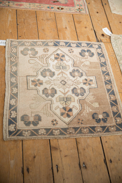 2x2.5 Vintage Distressed Oushak Square Rug Mat