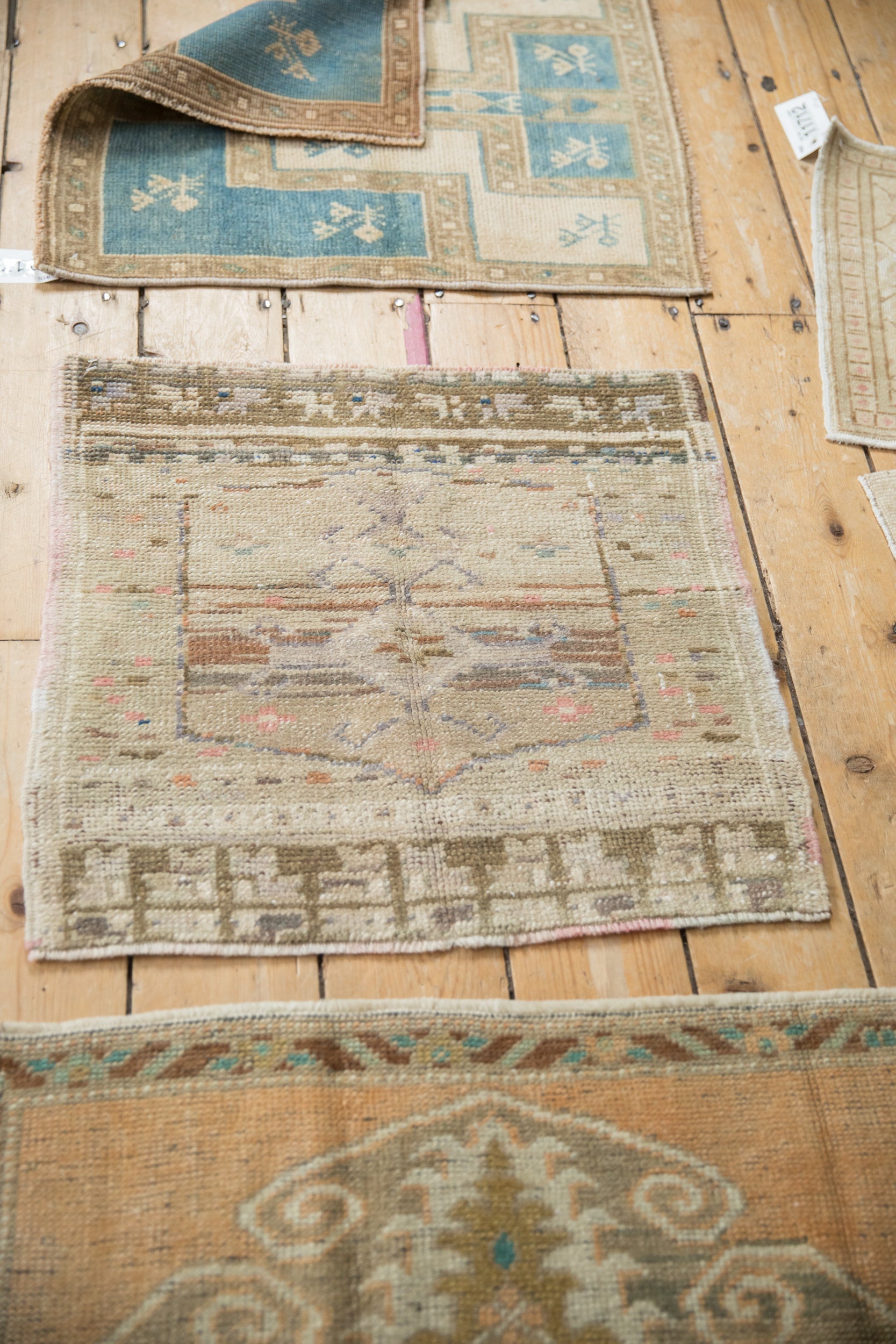 2x2 Vintage Distressed Oushak Square Rug Mat