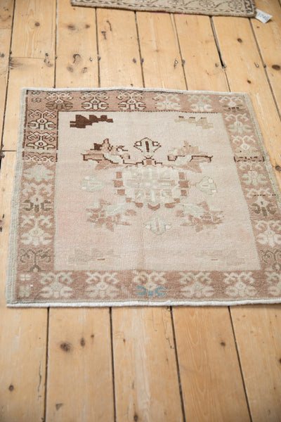 2.5x2.5 Vintage Distressed Oushak Square Rug Mat