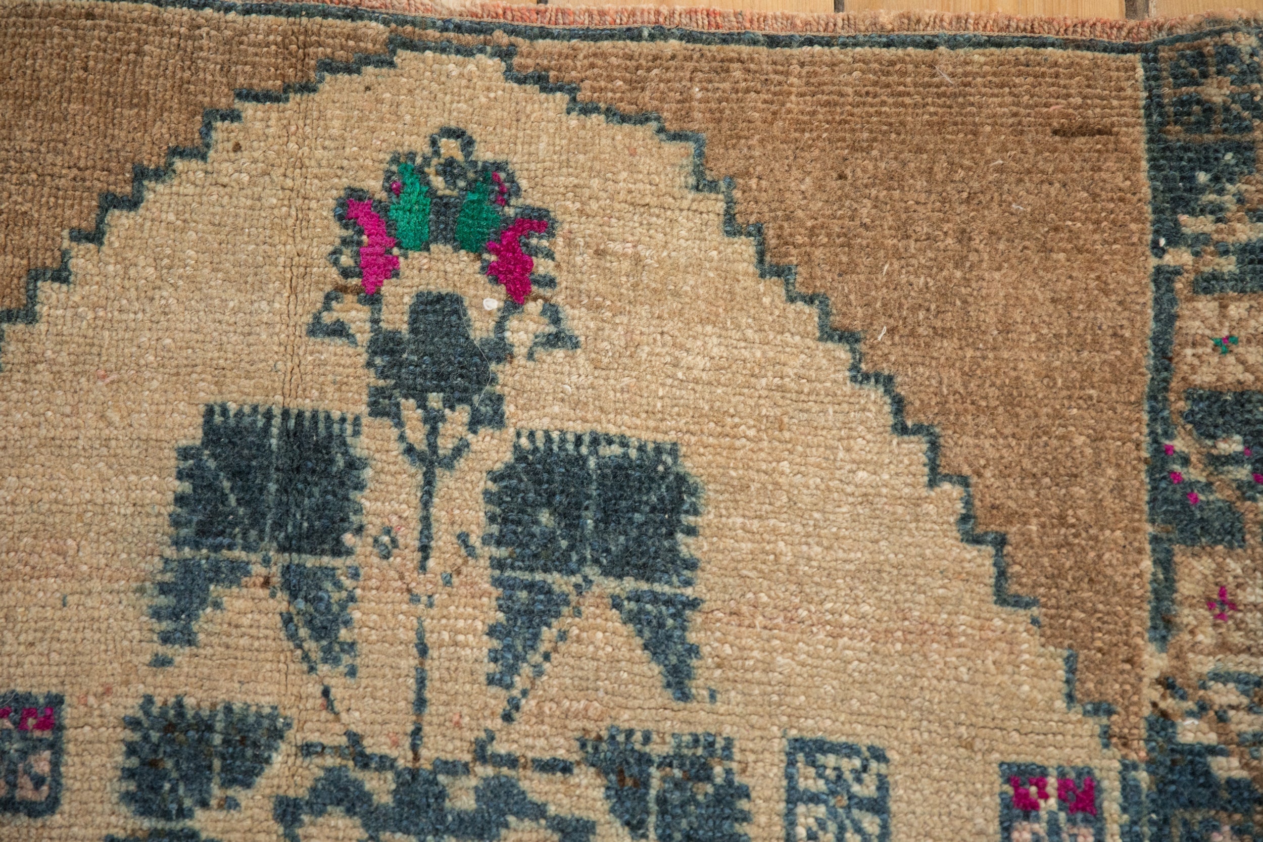 2.5x3.5 Vintage Distressed Kars Rug