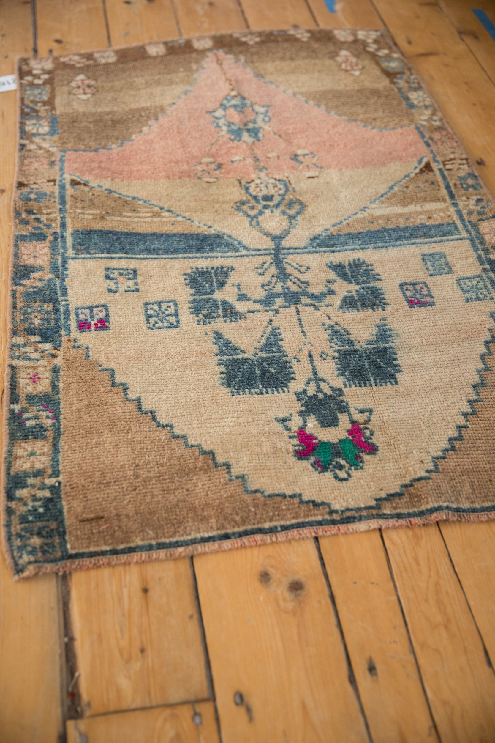 2.5x3.5 Vintage Distressed Kars Rug