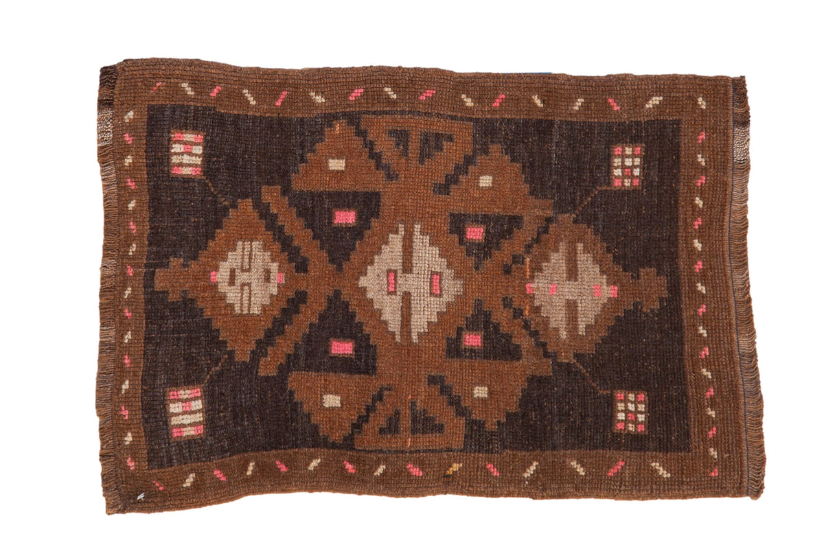 2x3 Vintage Distressed Kars Rug Mat with coffee brown and charcoal center medallion and stepped blossom contours