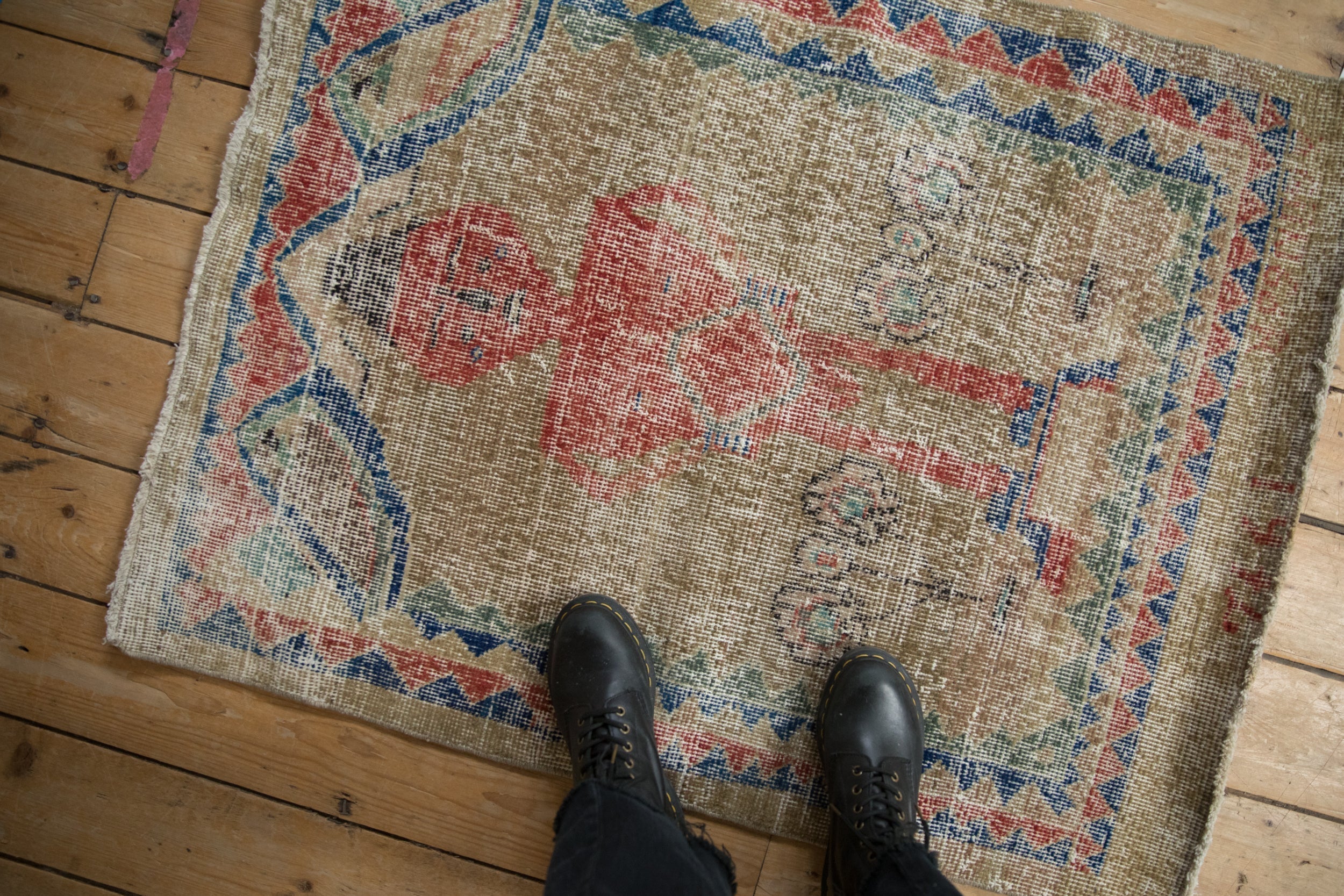 3x3.5 Vintage Distressed Sparta Square Rug