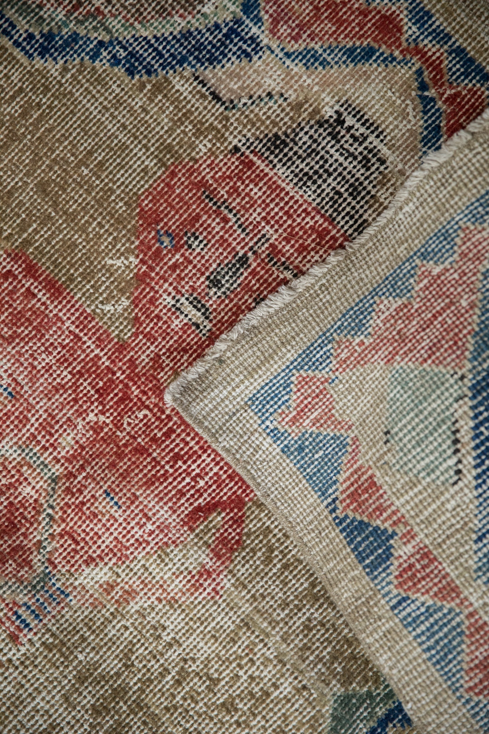 3x3.5 Vintage Distressed Sparta Square Rug