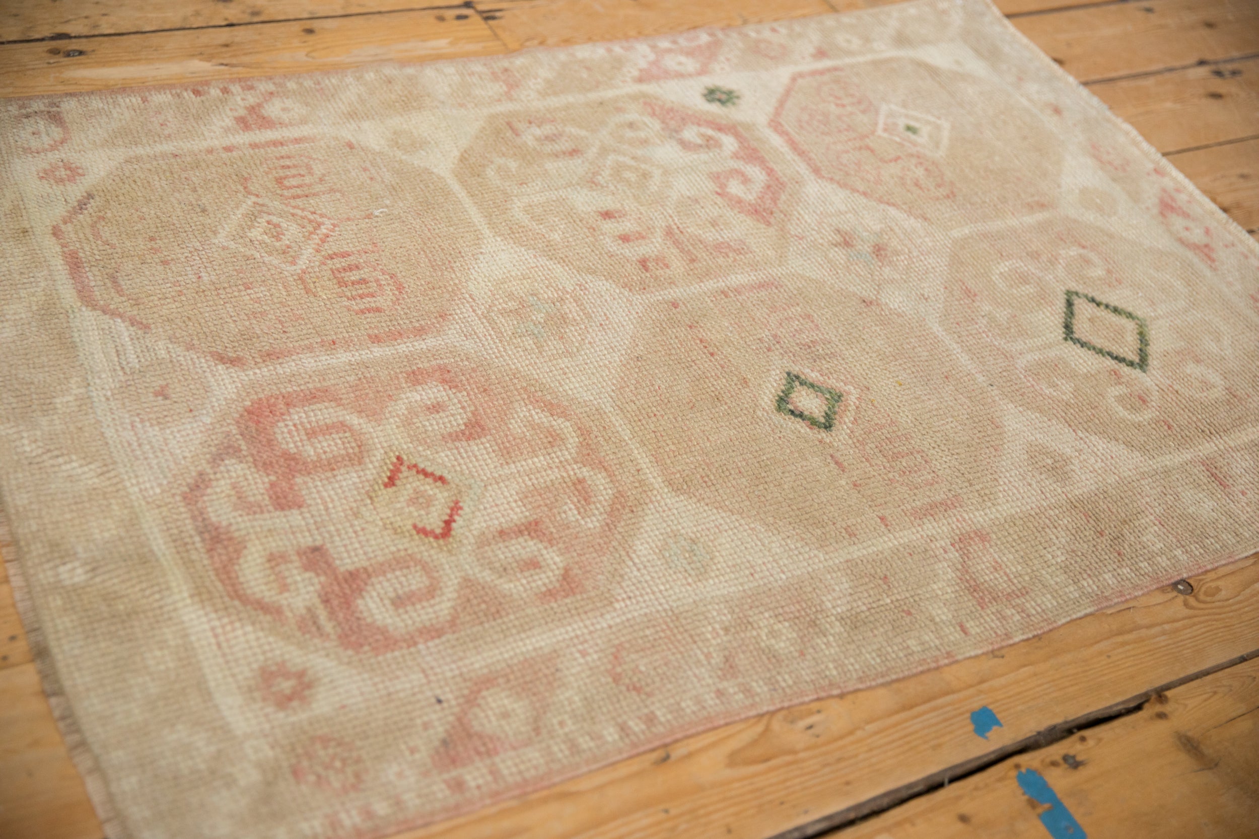 2.5x4 Vintage Distressed Dosemealti Rug