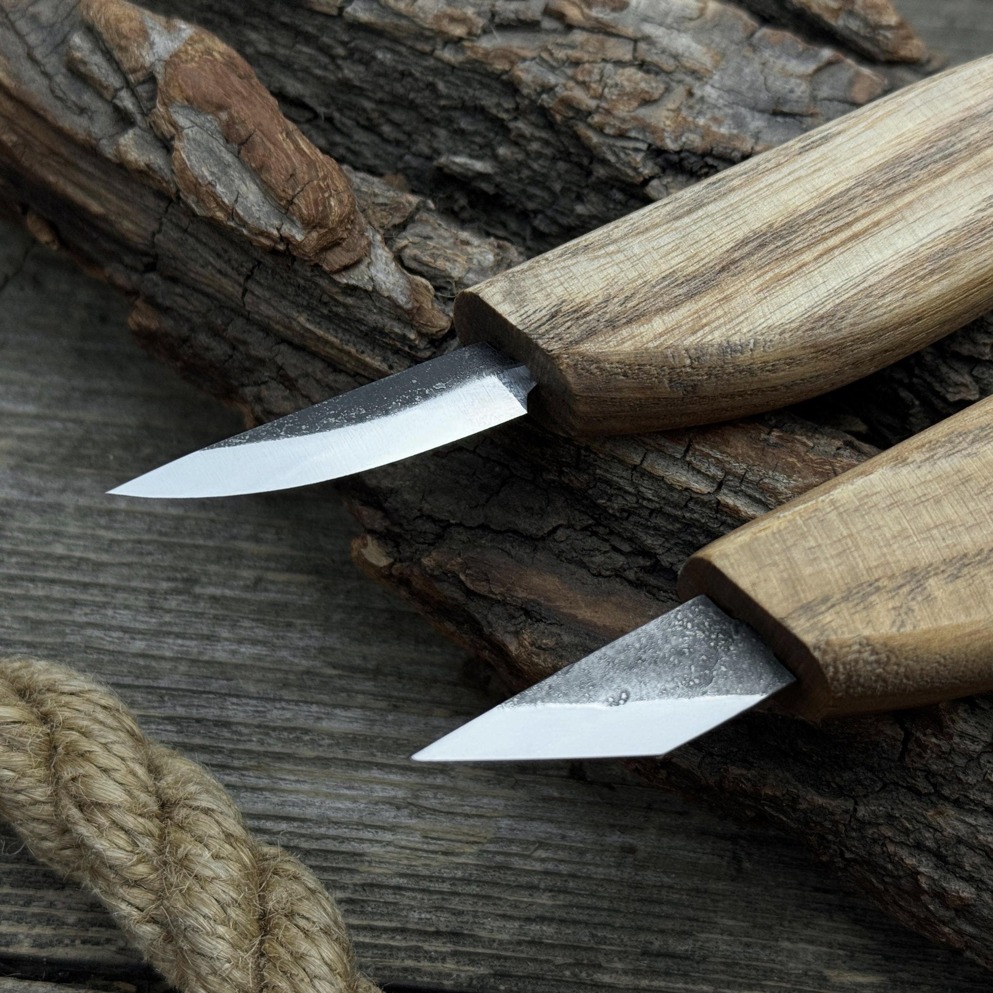 2-Piece Carving Knife Set with hand-forged blades and ash wood handles