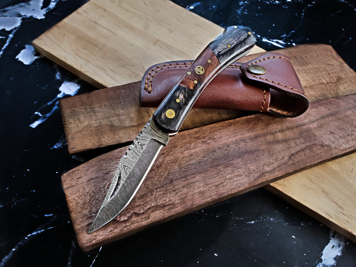 TF-009 fixed blade knife featuring Damascus steel blade and wooden handle
