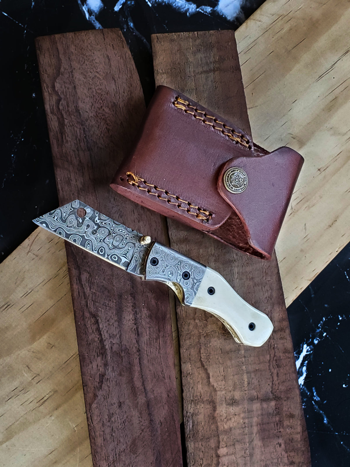TF-007 fixed blade knife with Damascus steel blade and camel bone handle