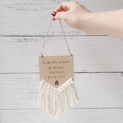 Mini Holiday Hanging Wall Decor