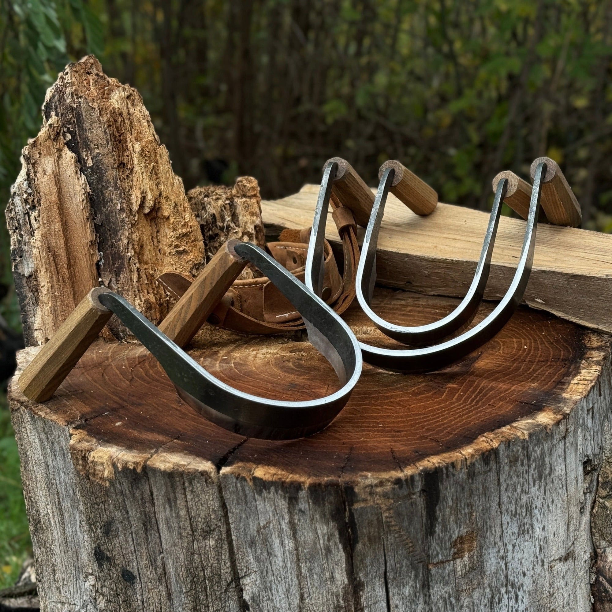 3-Piece Inshave Half-Rounded Drawknife Set with Ash Handles and Leather Sheaths