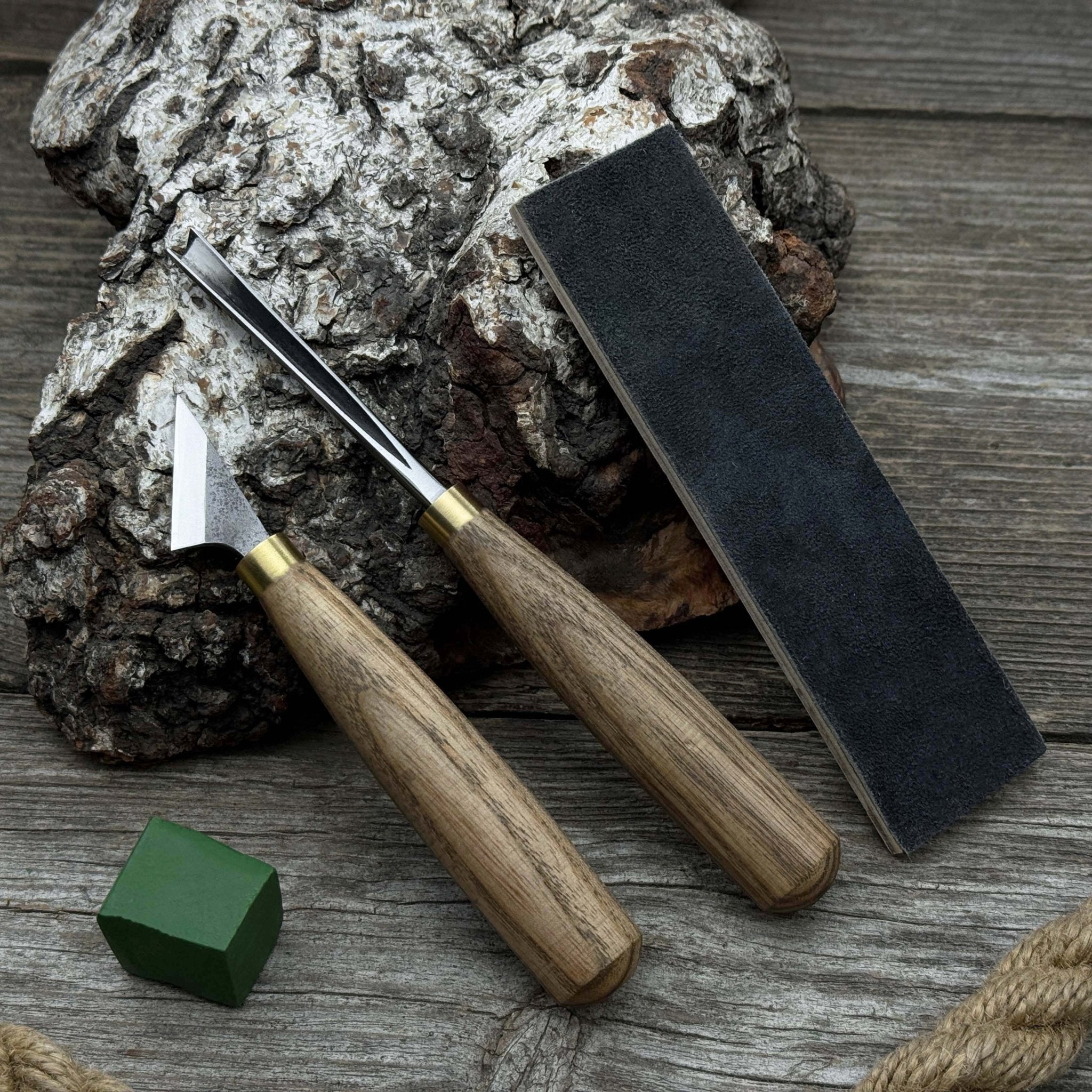 3-piece wood carving tool set with leather strop including chip carving knife and V-parting chisel
