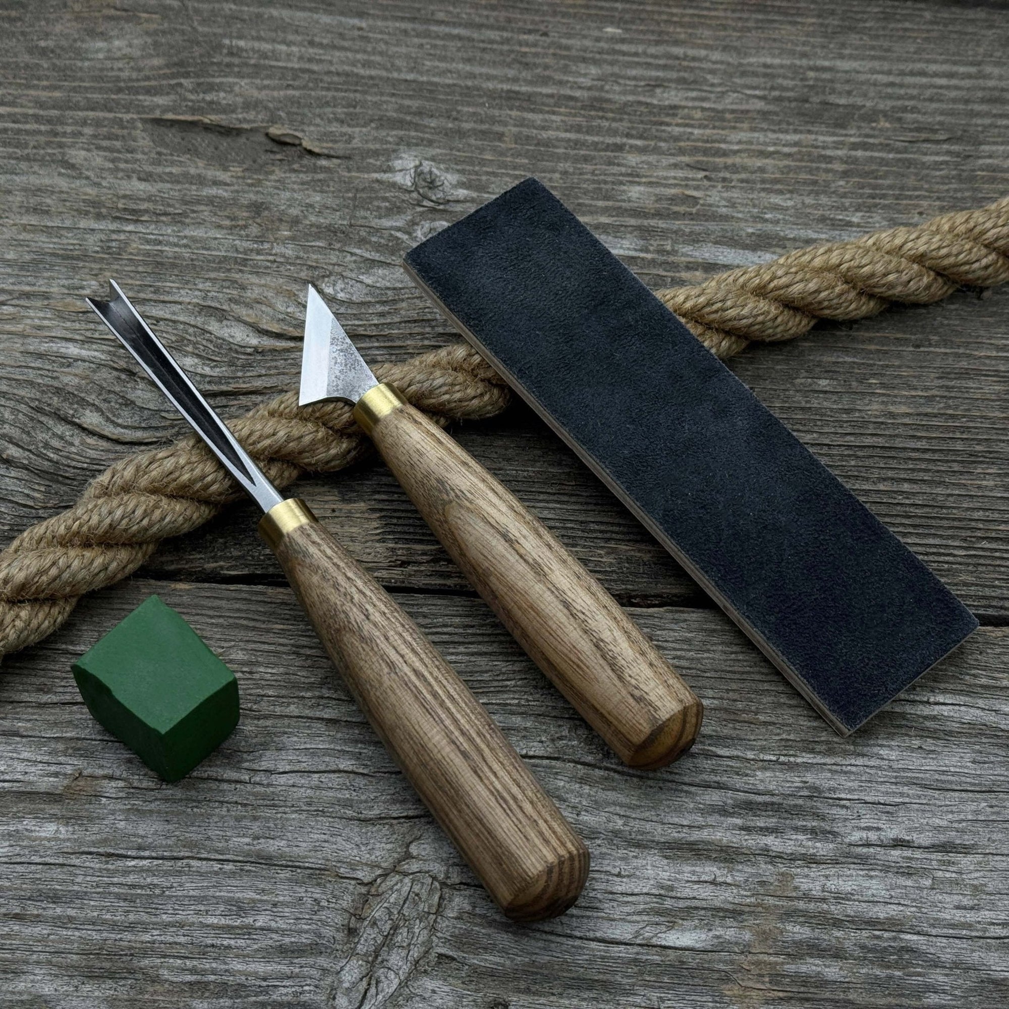 3-piece wood carving tool set with leather strop including chip carving knife and V-parting chisel
