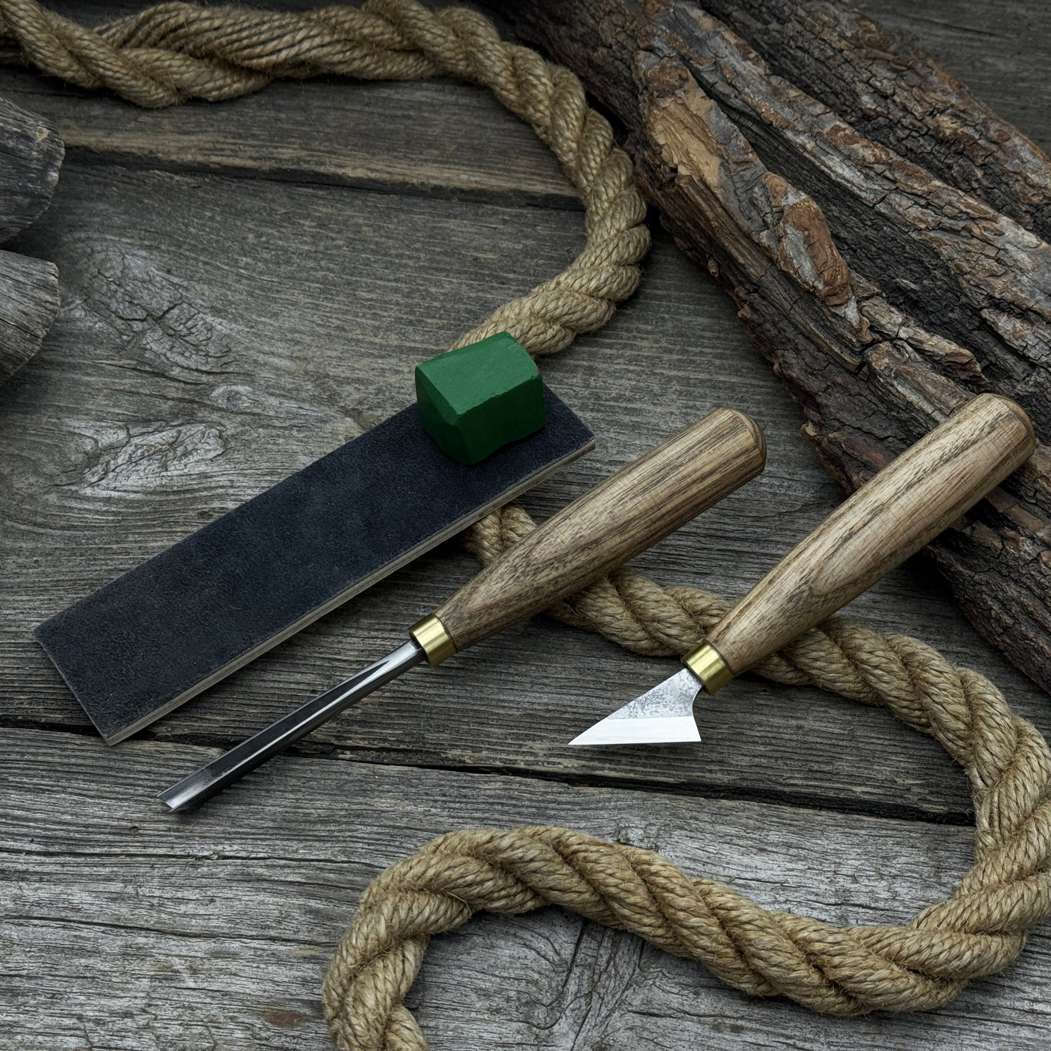 3-piece wood carving tool set with leather strop including chip carving knife and V-parting chisel