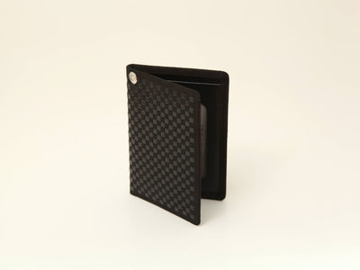 INISHIE Pass Case G black deer leather exterior with lacquer finish open view showing clear pockets