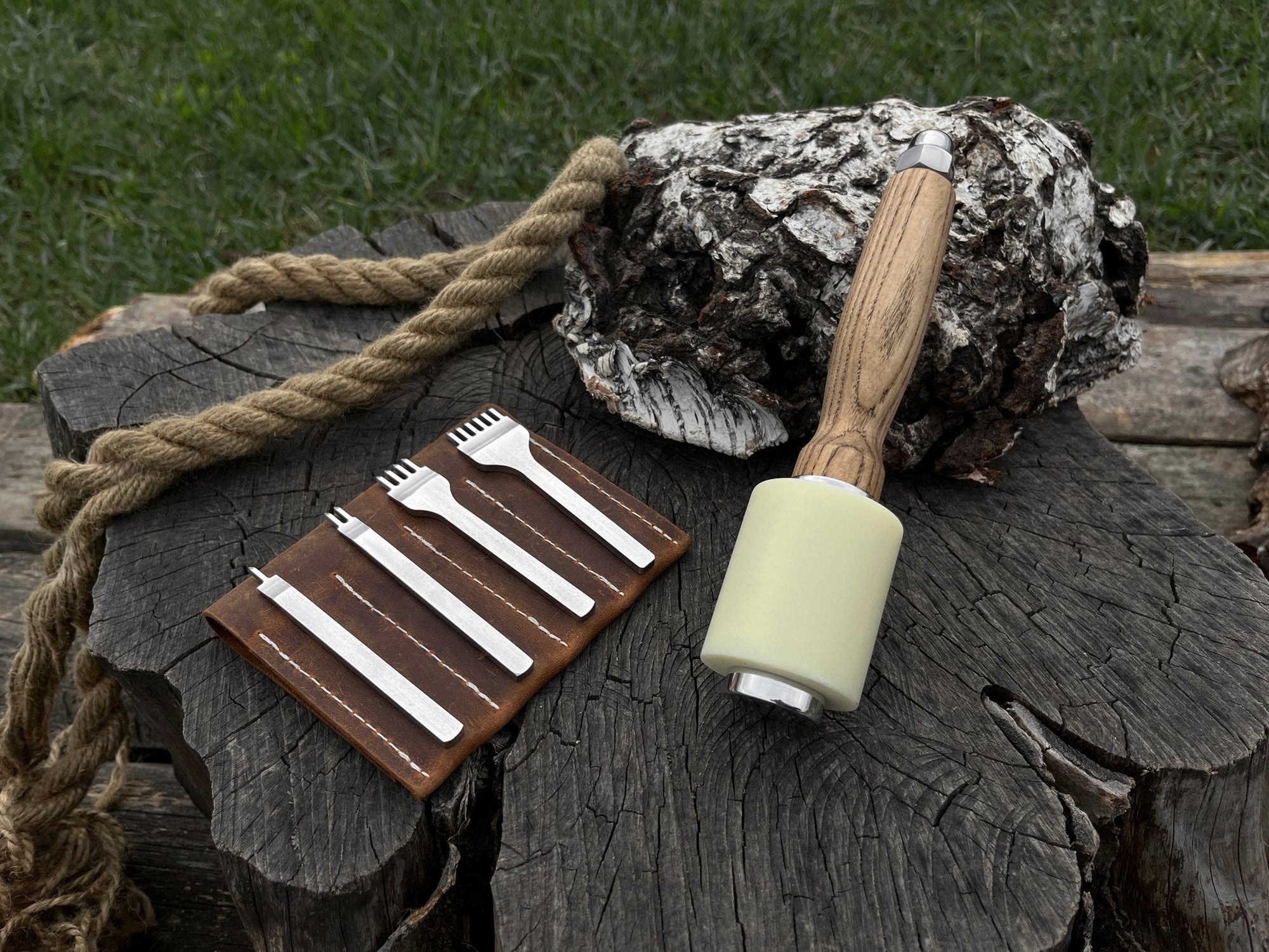 4-piece diamond style leather pricking iron set with leather nylon hammer and leather sheath