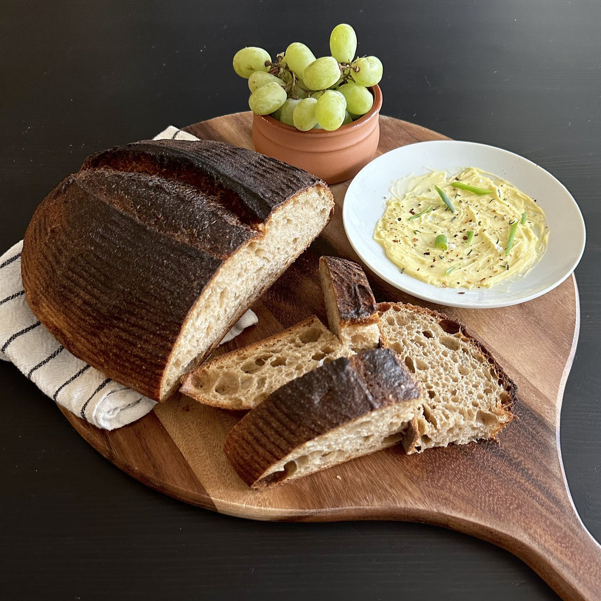 Round Cutting / Charcuterie Board by Kalmar Home - product image 5 for Resin Society