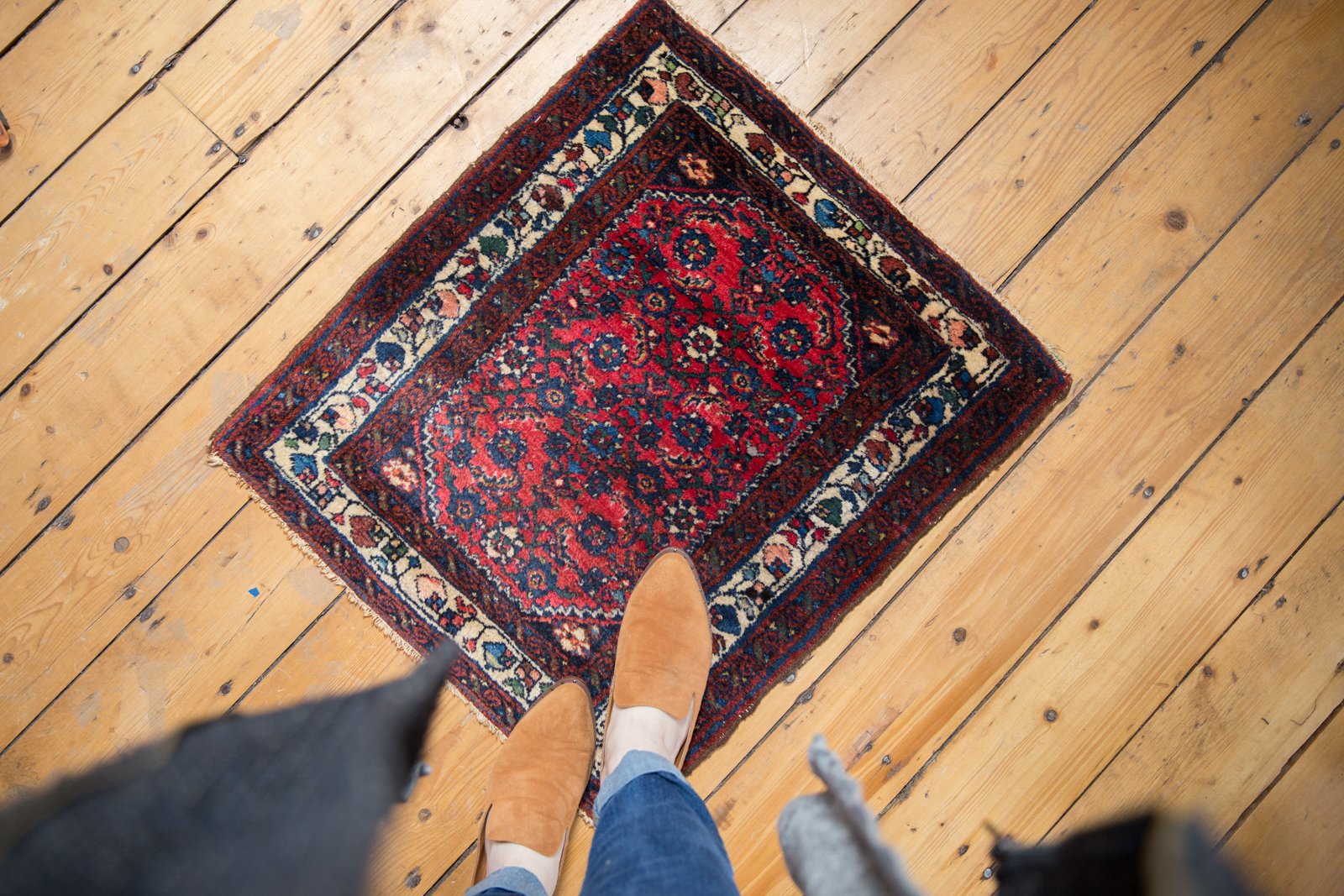 2x2.5 Vintage Engelas Square Rug Mat