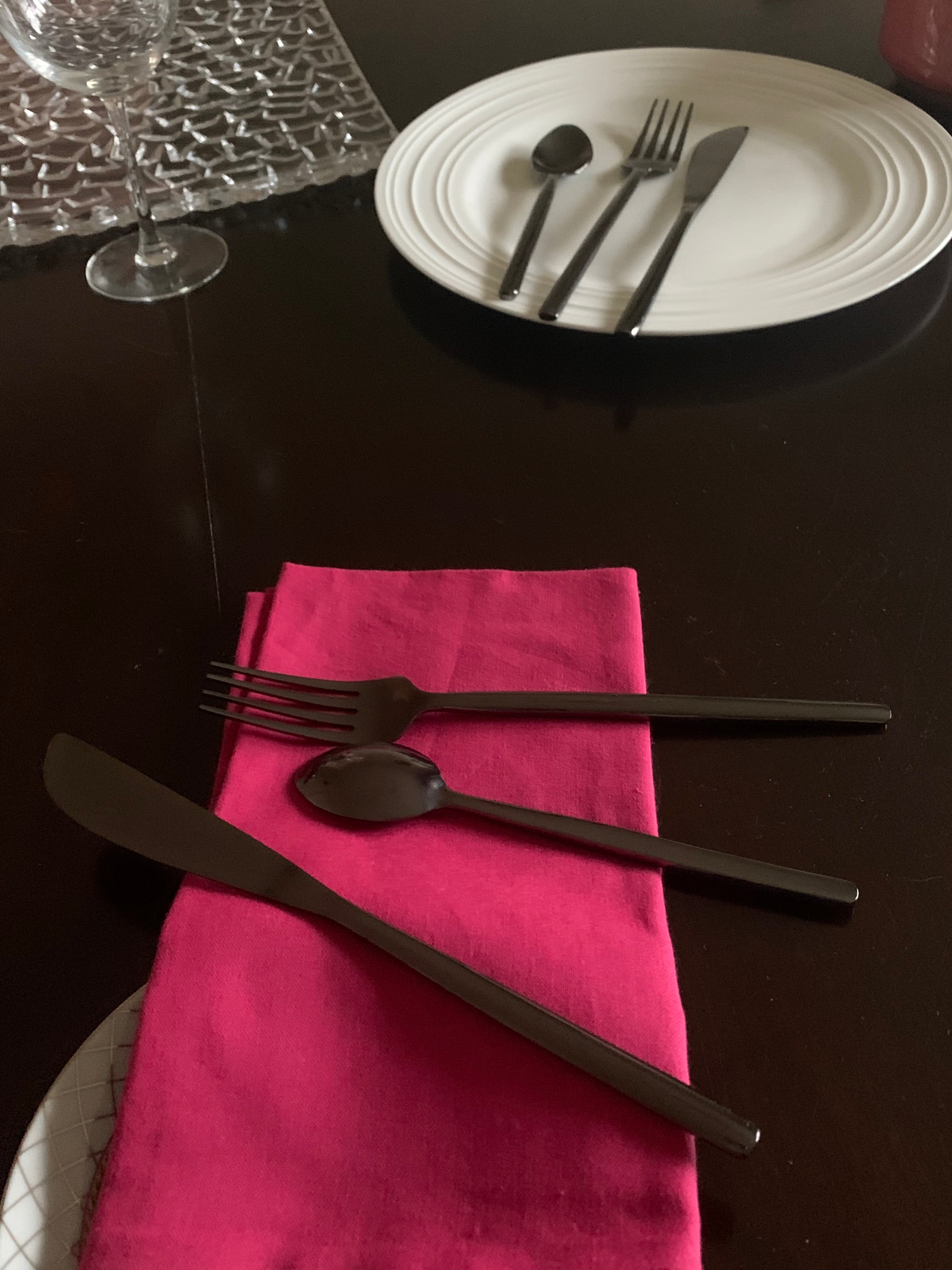 Stainless Steel Flatware 18 PC Set-Dinner knives, Dinner Forks, Teaspoons