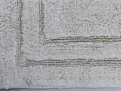 CHICOS HOME Ivory Color Plain Bath Rug 20" x 32"