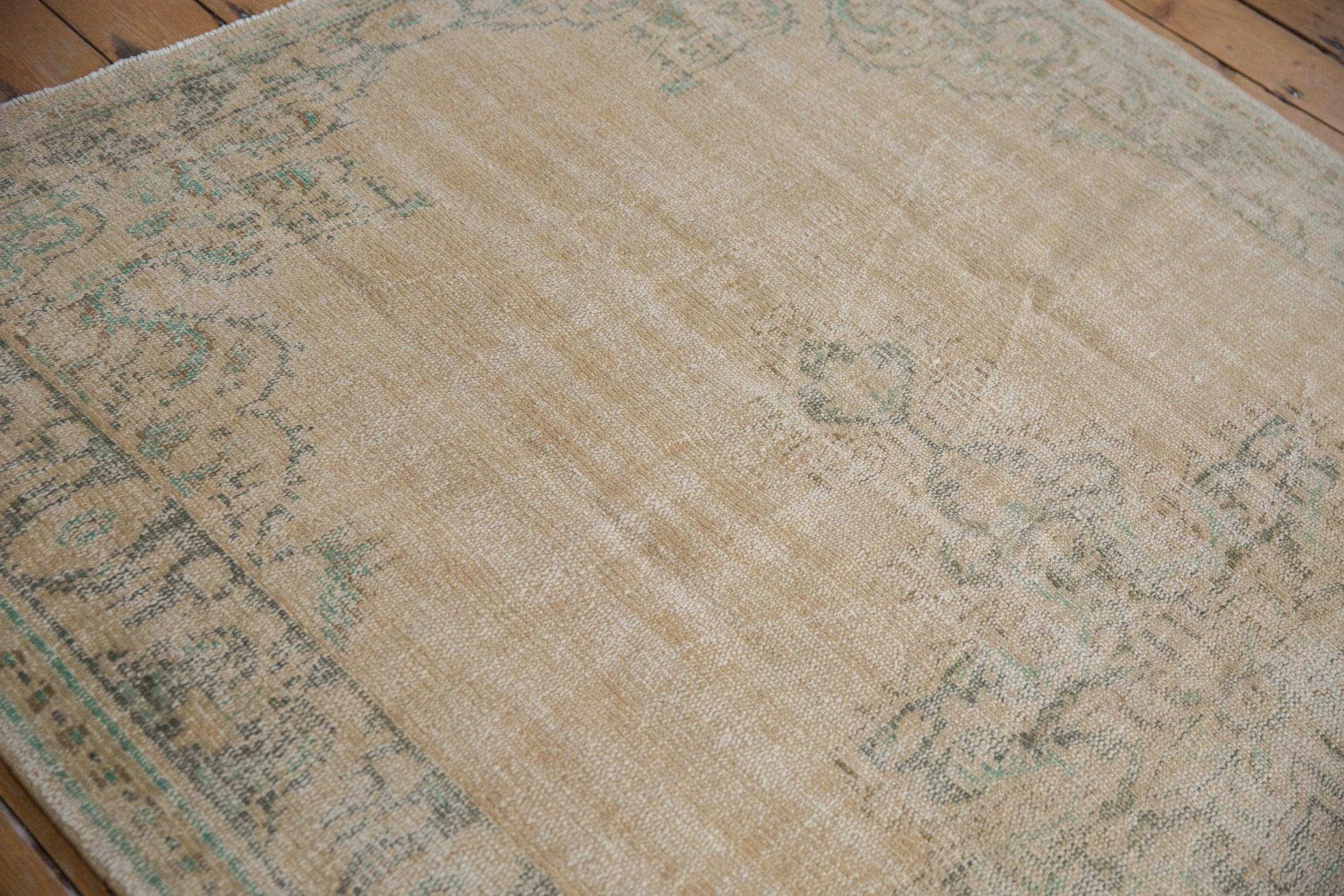 5.5x8.5 Vintage Distressed Oushak Carpet