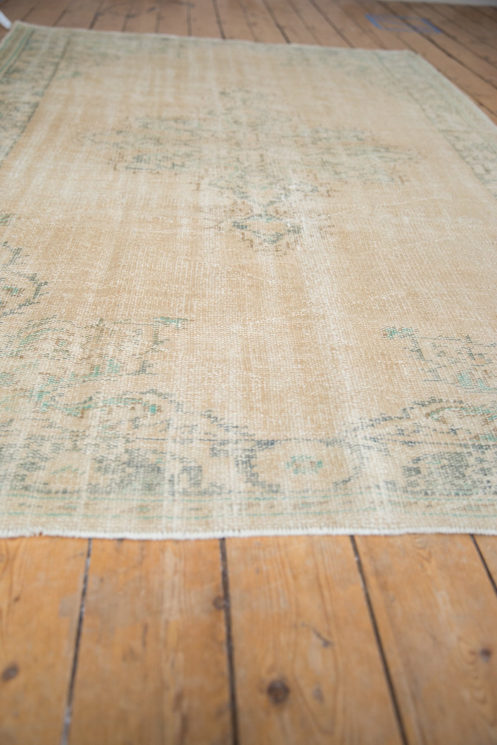 5.5x8.5 Vintage Distressed Oushak Carpet