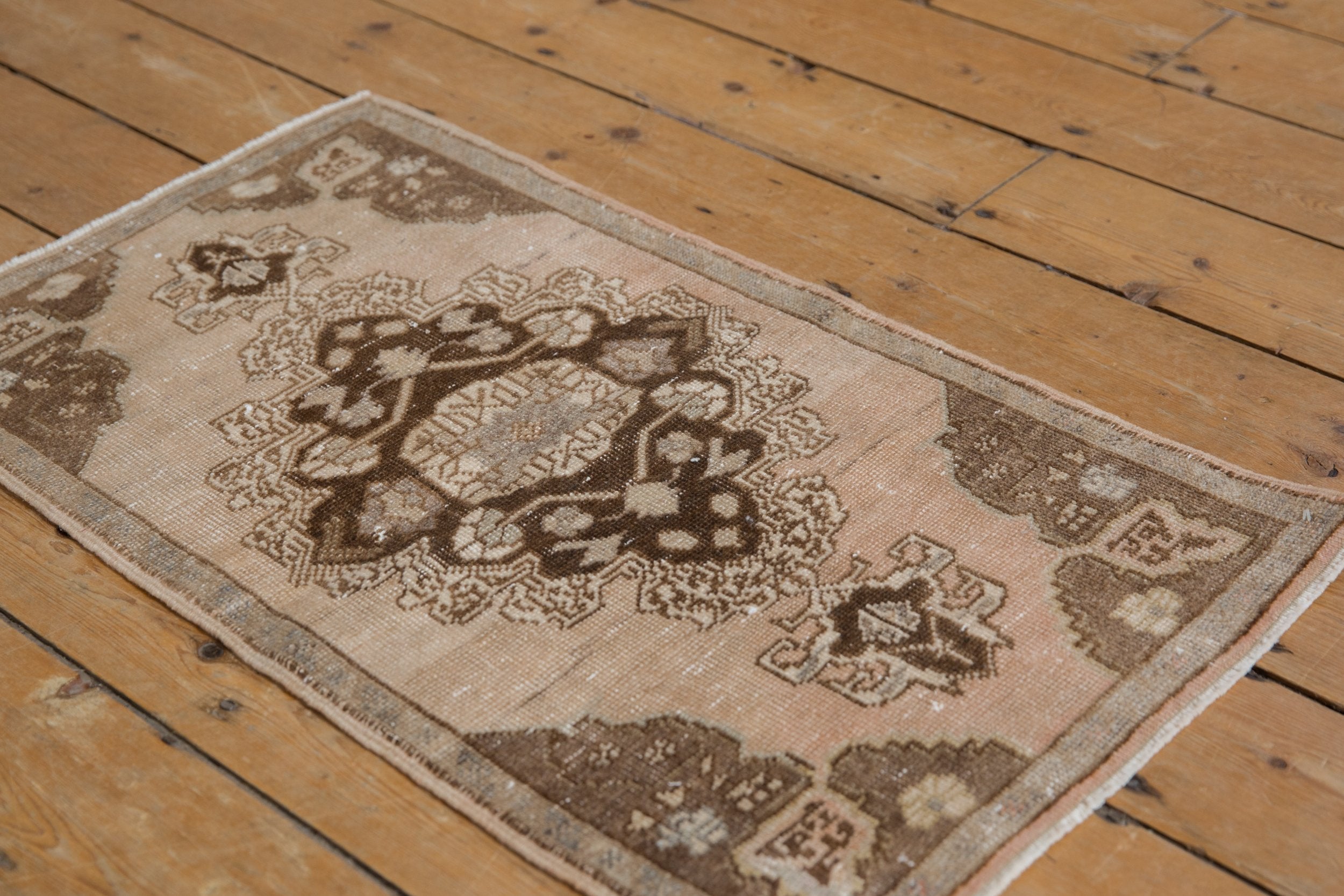 1.5x3 Vintage Distressed Oushak Rug Mat