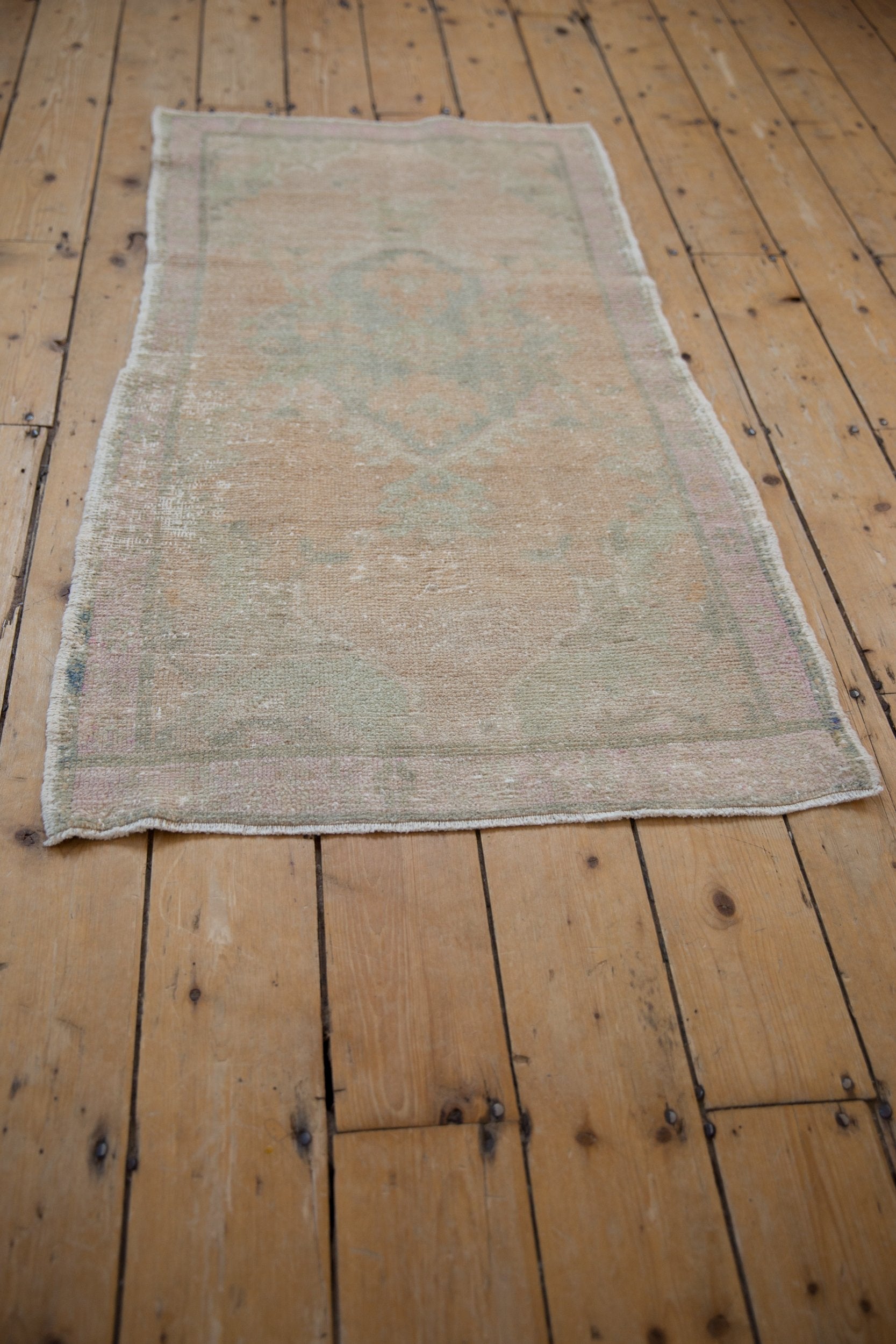2.5x4.5 Vintage Distressed Oushak Rug