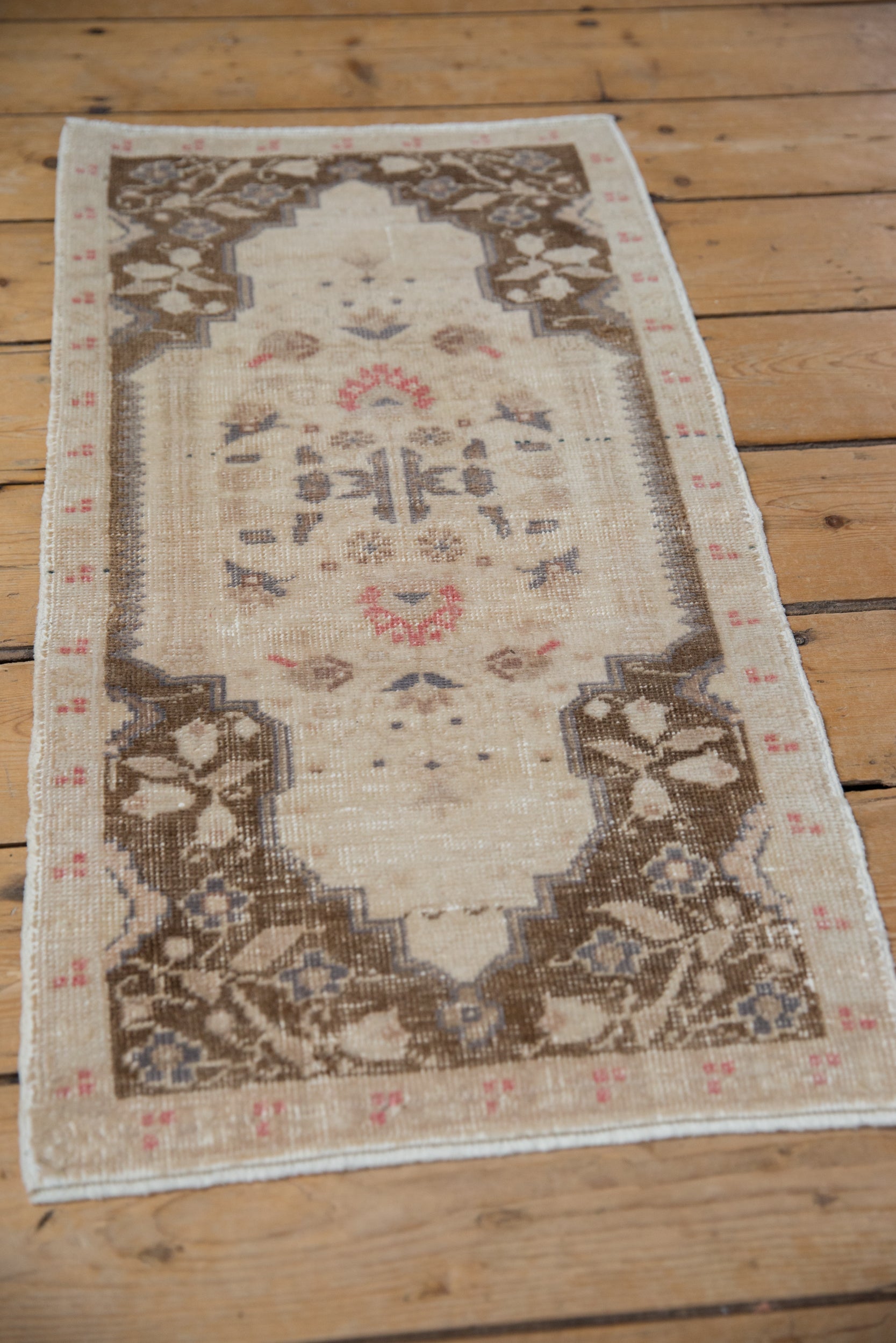 1.5x3 Vintage Distressed Oushak Rug Mat