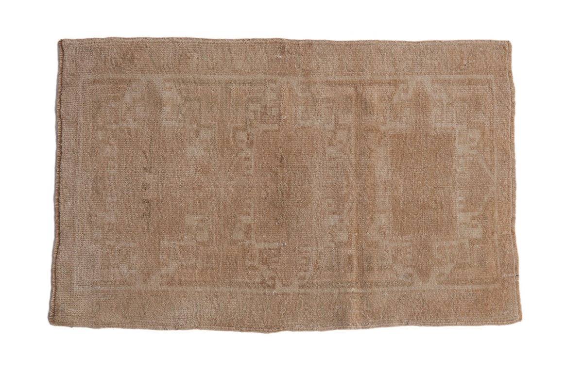 1.5x2.5 Vintage Distressed Oushak Rug Mat with geometric medallion and floral motifs in beige and cream