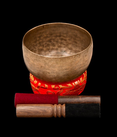 Antique Thadobati Singing Bowl G3 190Hz 6 1/2" with mallets and silk-brocade ring